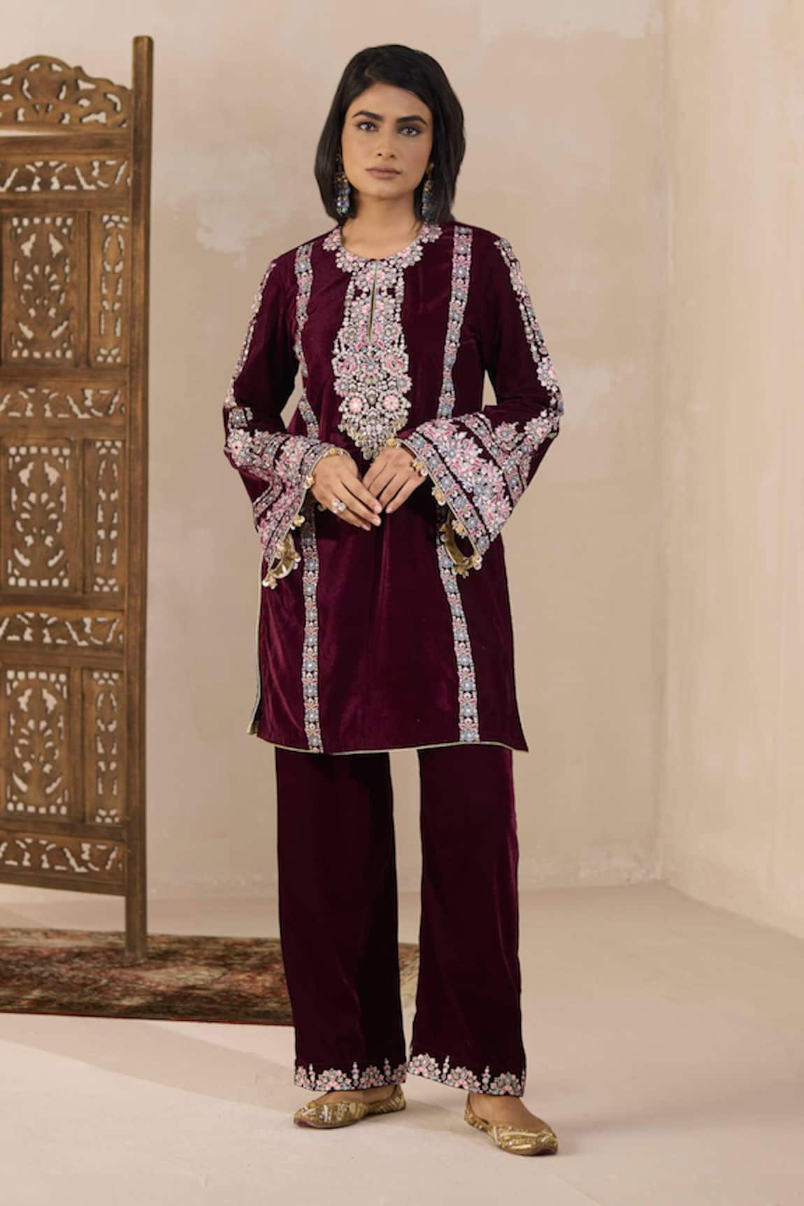 Inej Kashmiri Embroidered Velvet Kurta & Pant Set