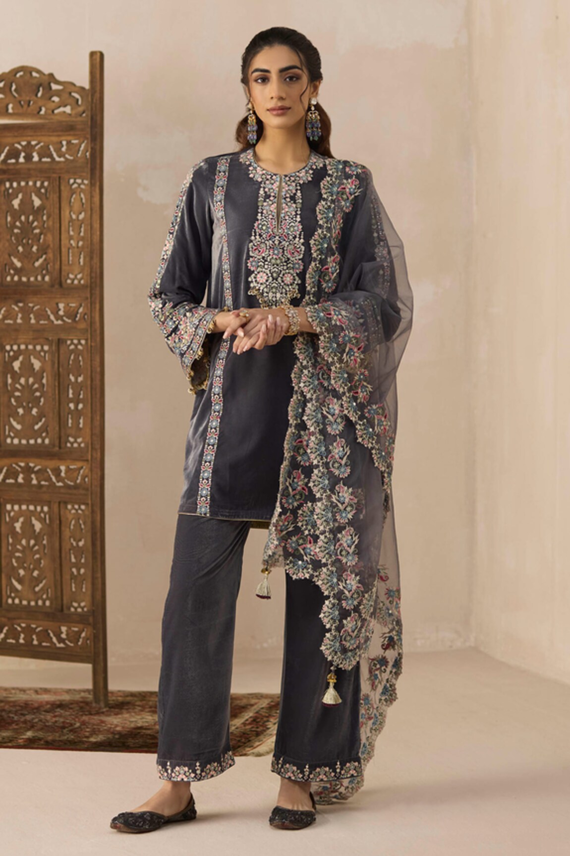 Inej Floral Border Embroidered Dupatta