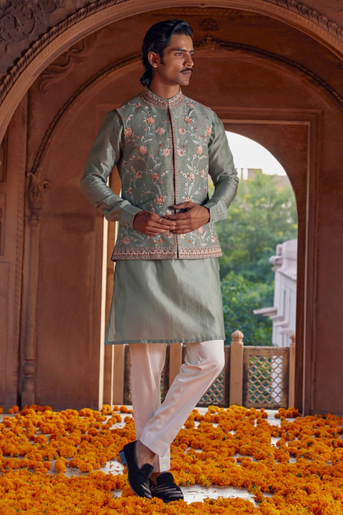 Studio Bagechaa Thread Embroidered Chanderi Bundi Set