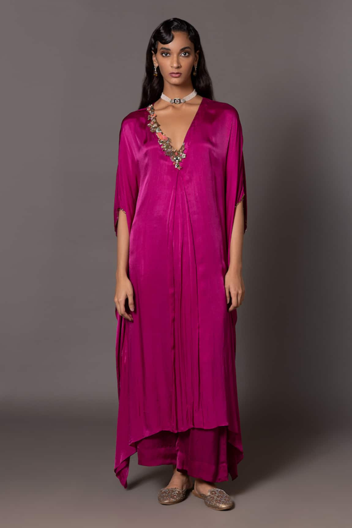 A Humming Way Iris Placed Stone Embroidered Kaftan With Trouser