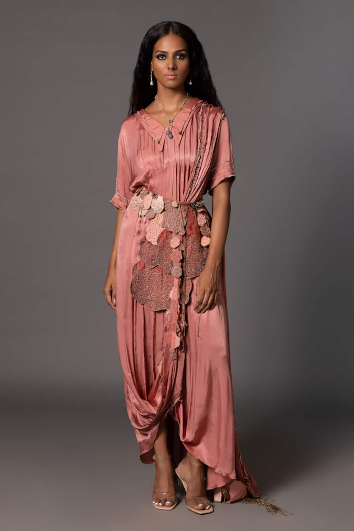 A Humming Way Desert Rose Applique Embellished Kaftan Saree With Belt