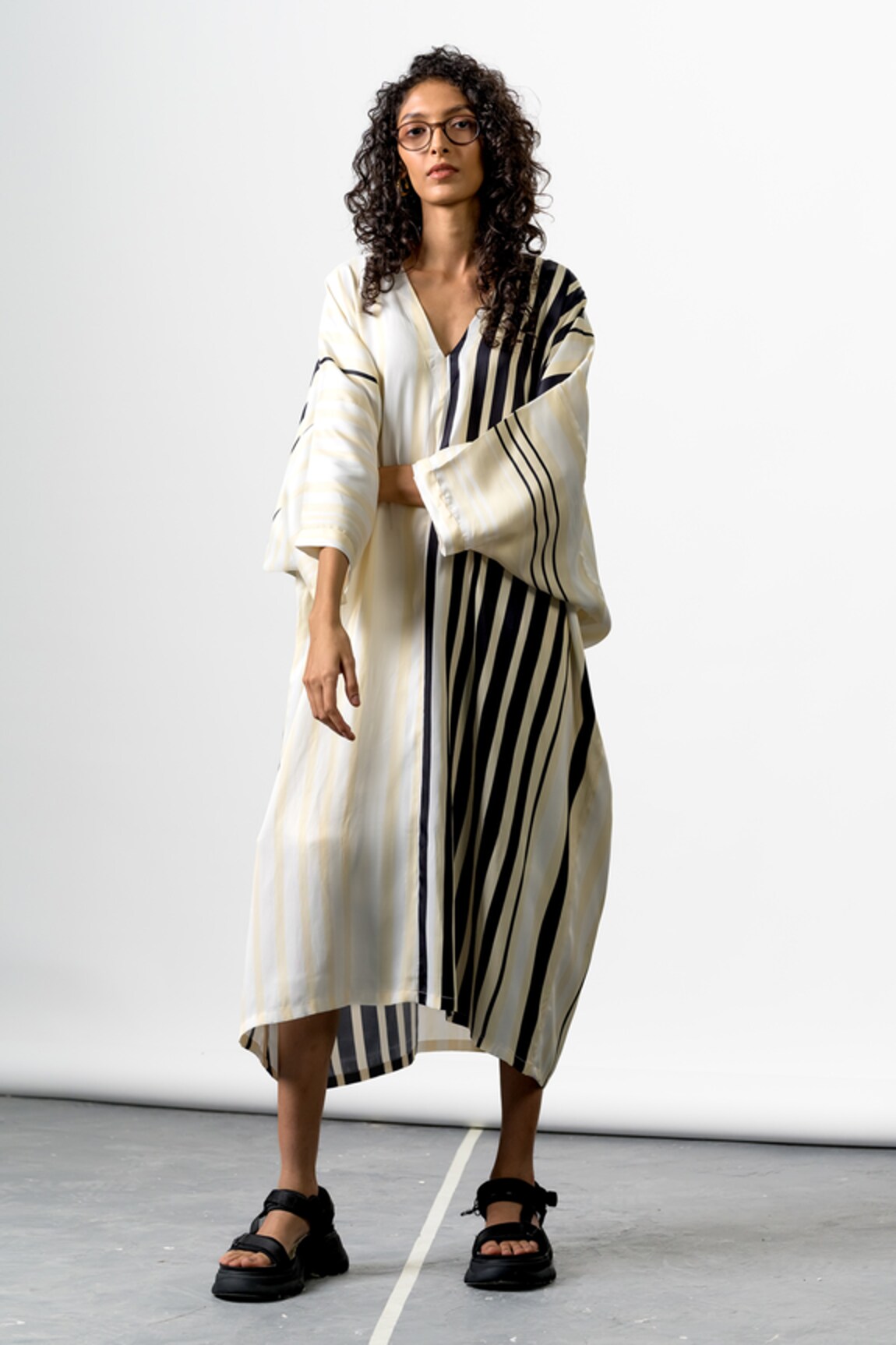 OFRIDA Stripe Print Kaftan Kurta