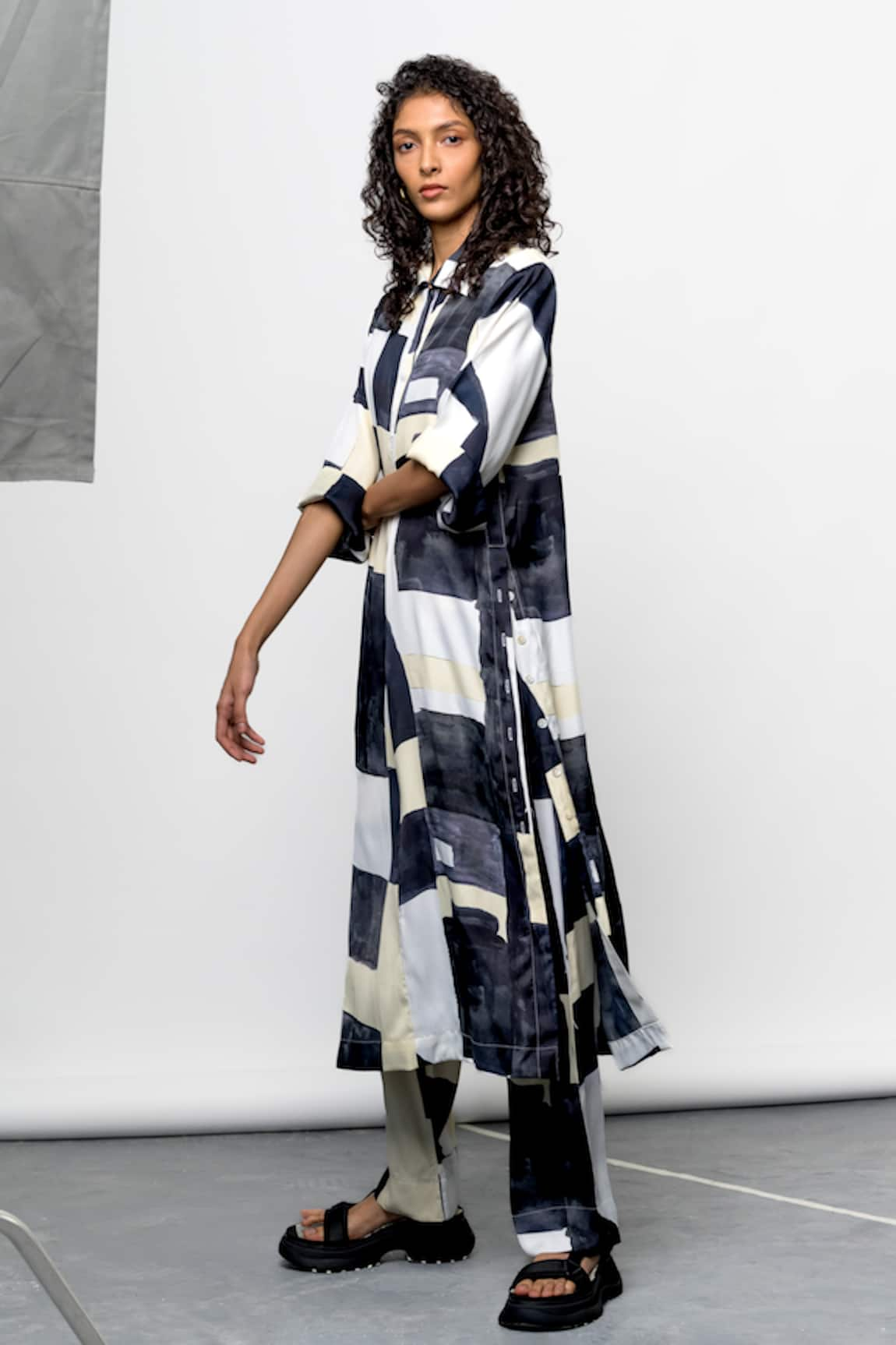 OFRIDA Geometric Print Kurta