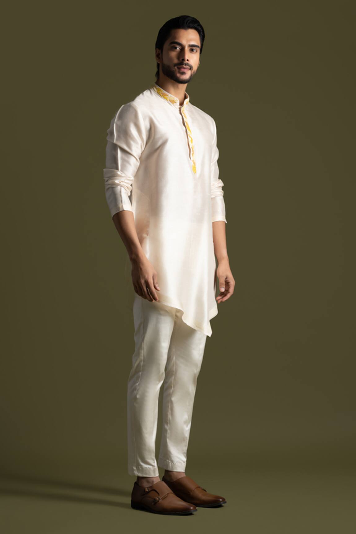 PAARSH French Knot Embroidered Placket Kurta With Pant