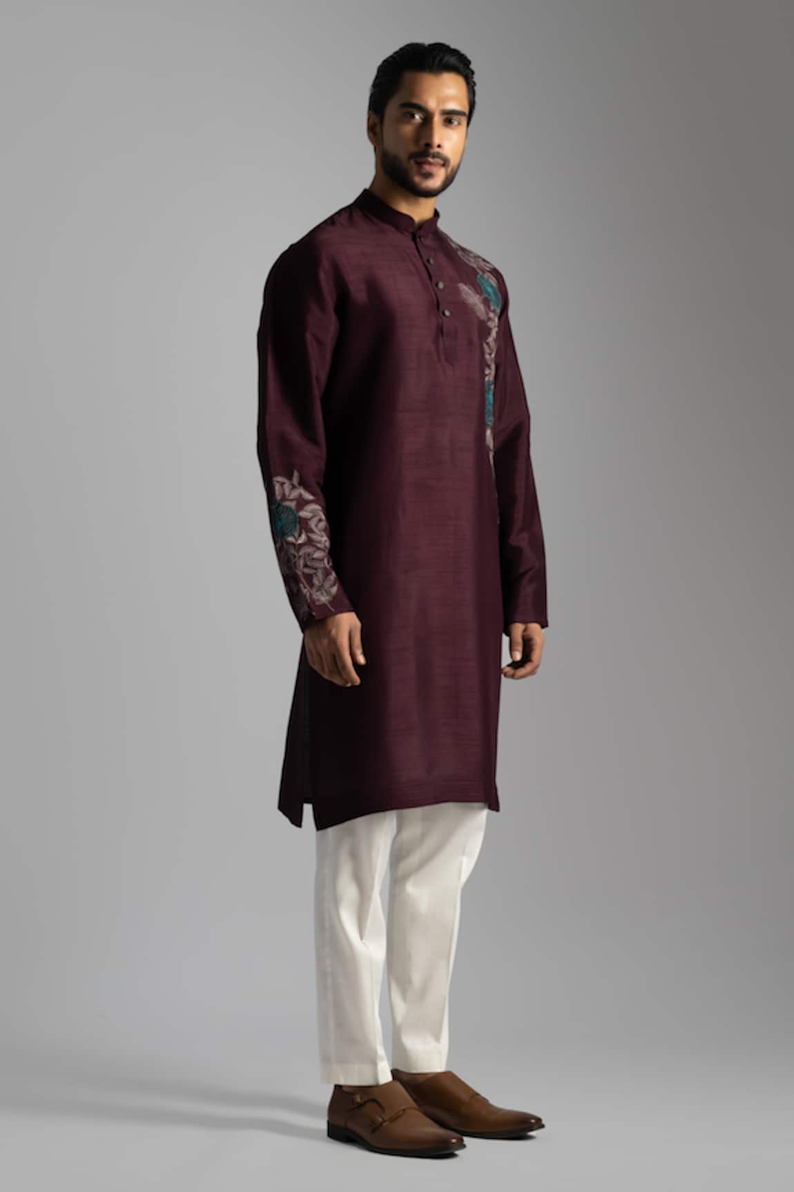 PAARSH Floral Thread Embroidered Kurta With Pant 
