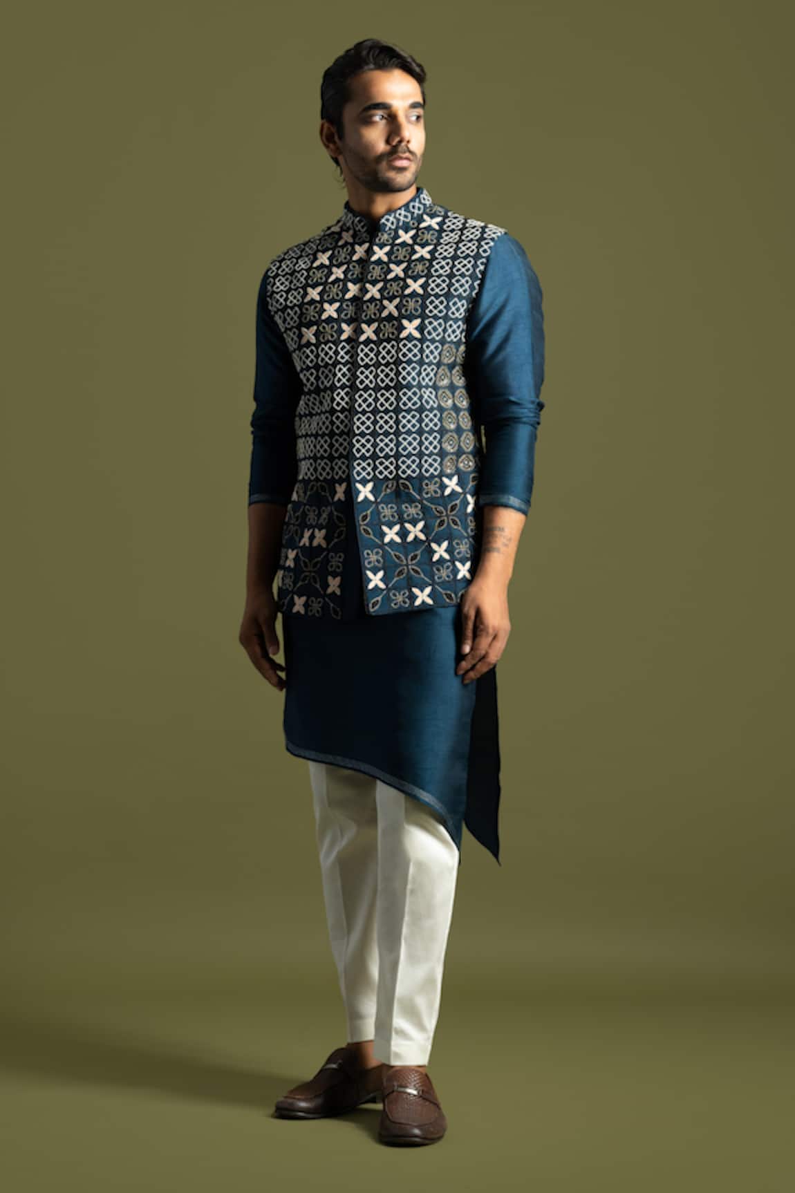 Paarsh Geometric Pattern Nehru Jacket & Kurta Set