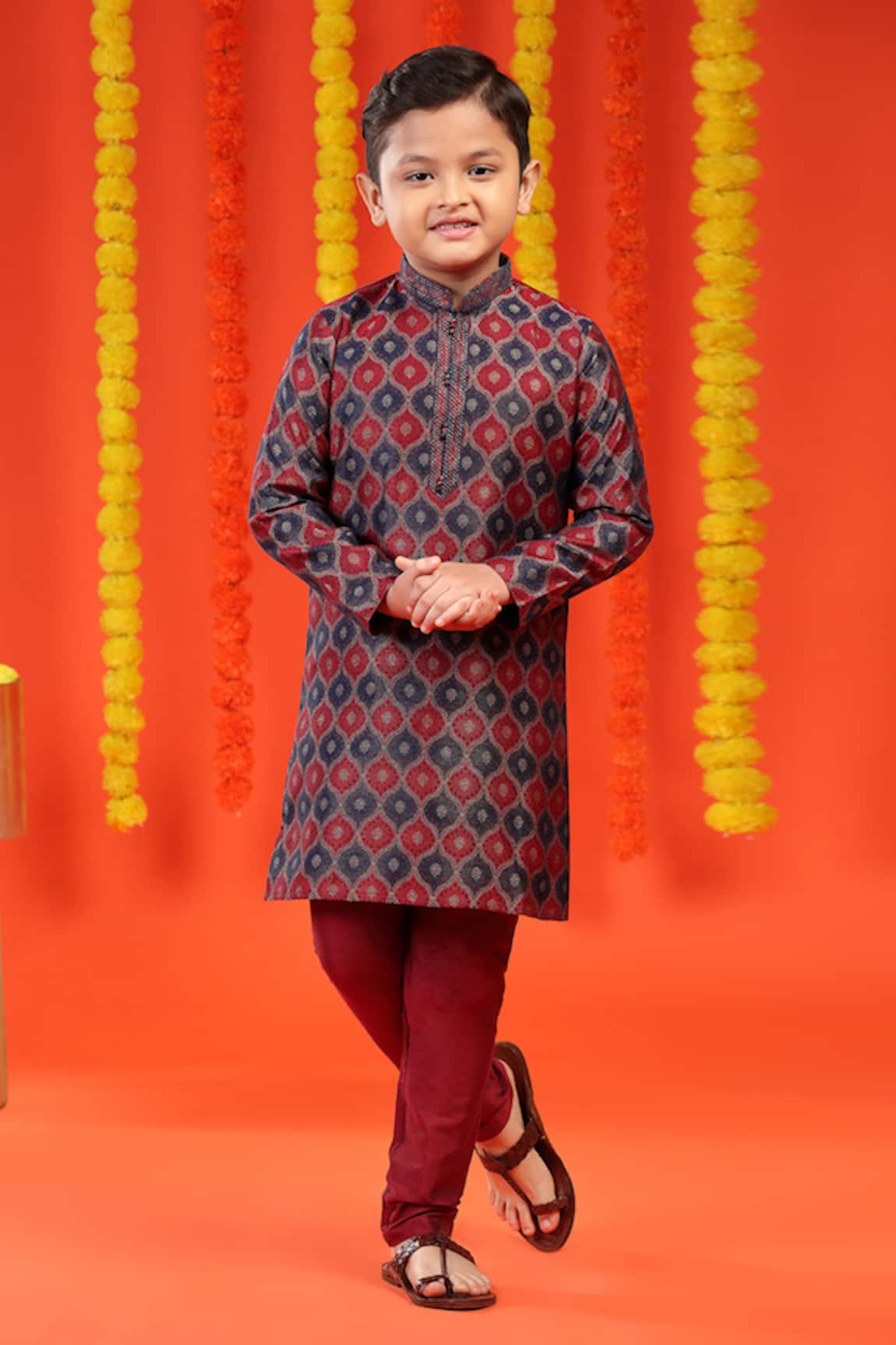 Kora By Nilesh Mitesh Quatrefoil Pattern Kurta With Churidar