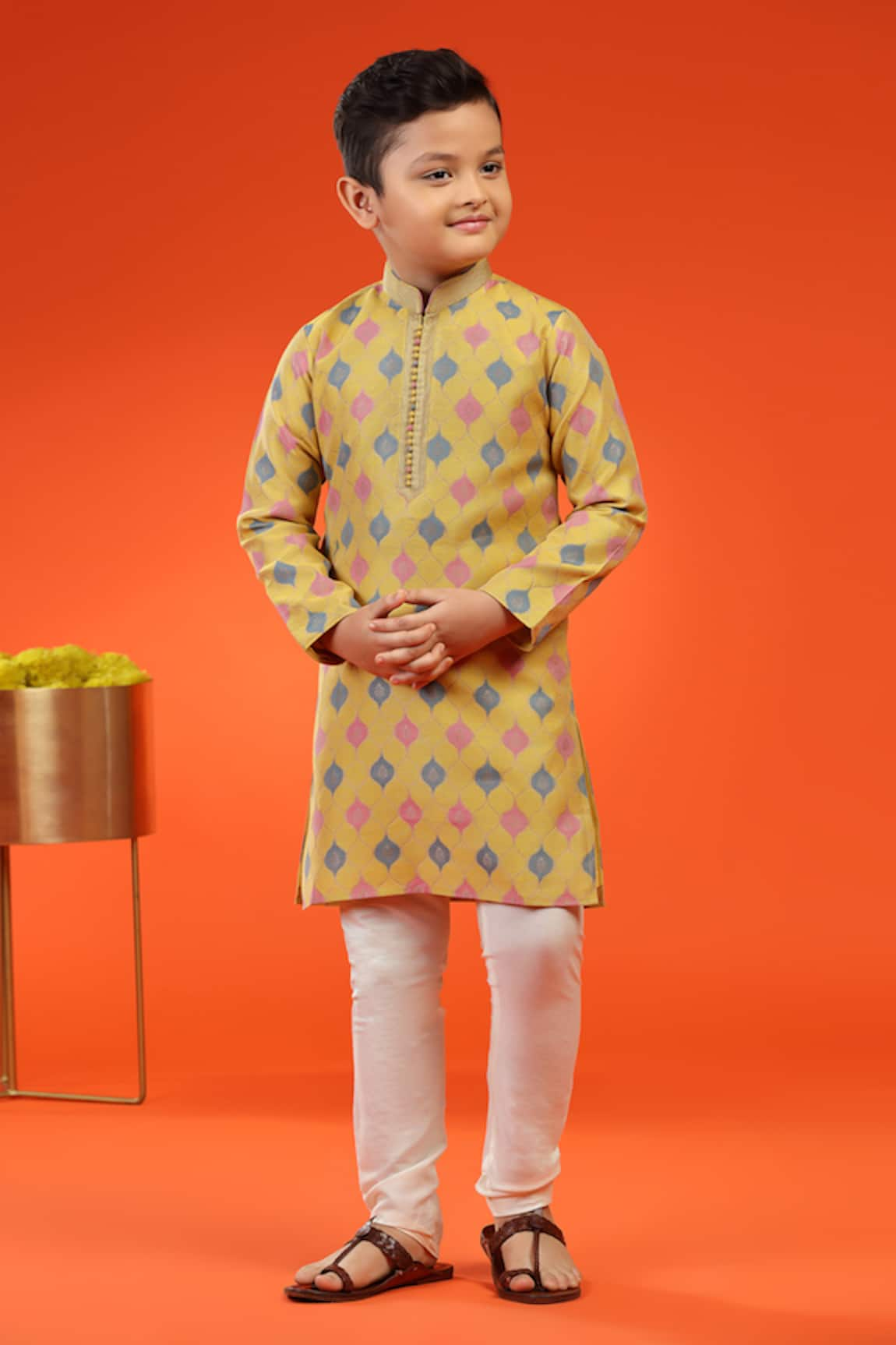 Kora By Nilesh Mitesh Quatrefoil Pattern Straight Kurta With Churidar