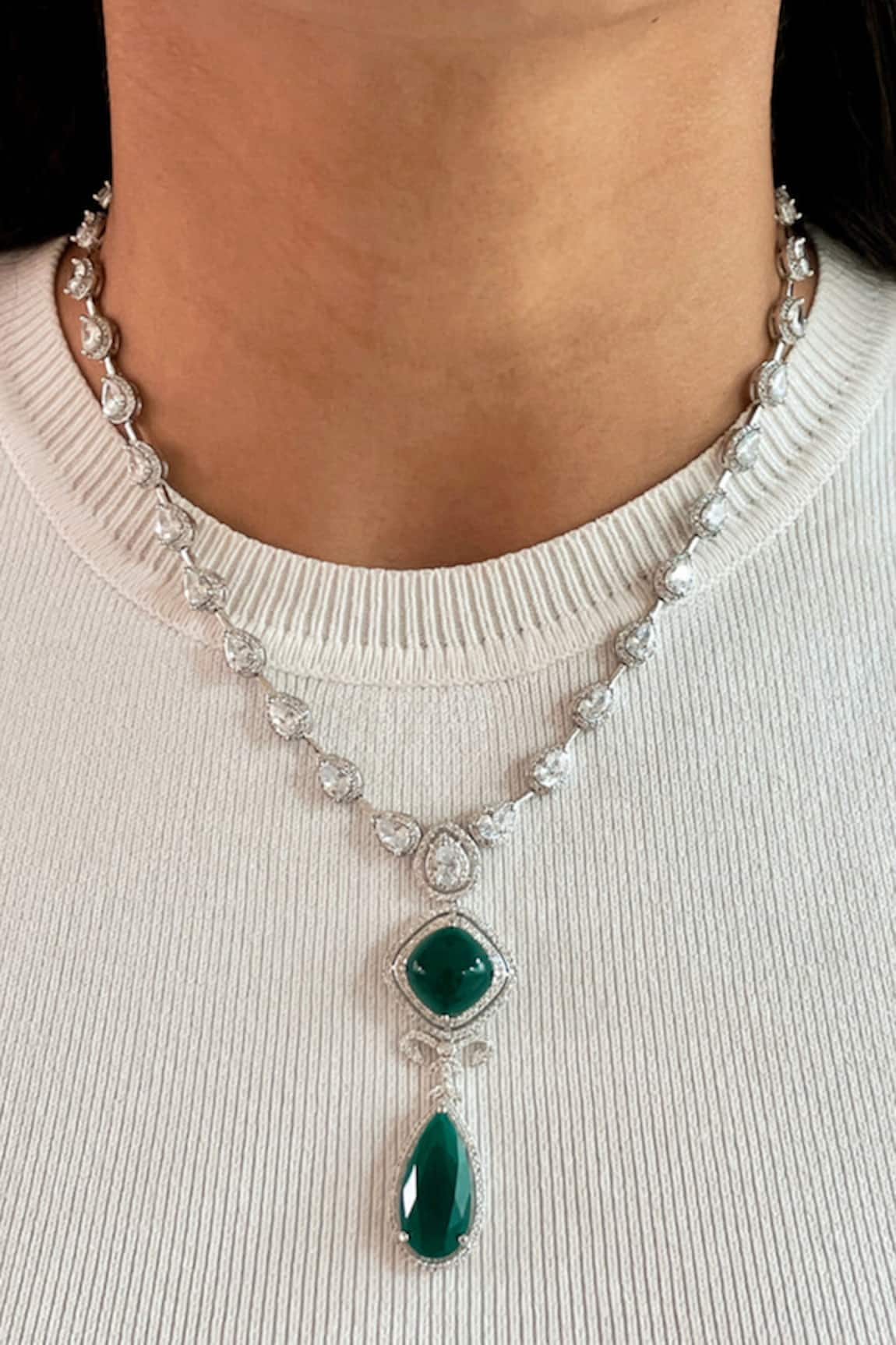 Prerto Emerald Embellished Tear Drop Necklace Set