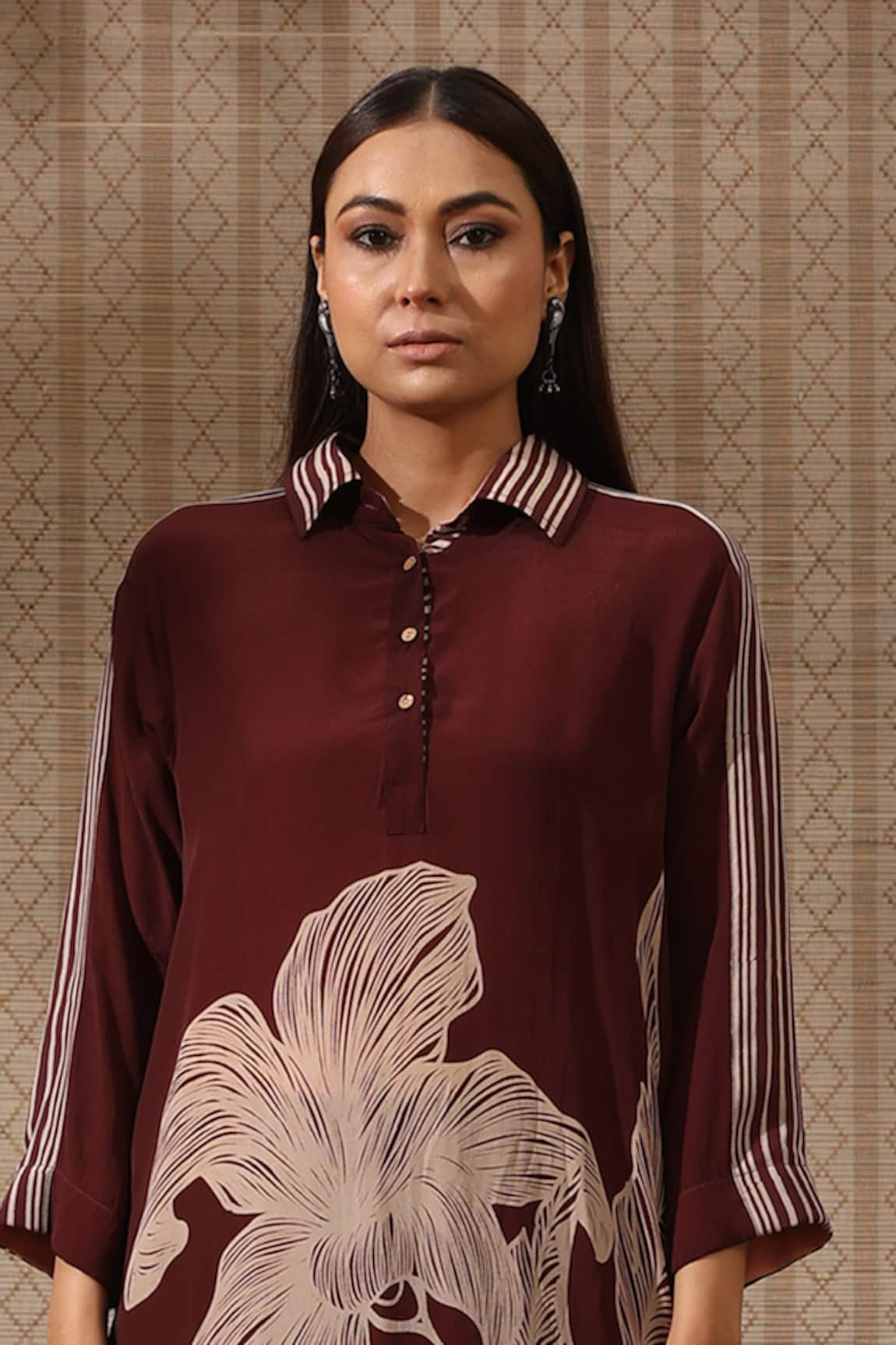 Rekha Agra Daffodil Bloom Print Collared Kurta With Pant