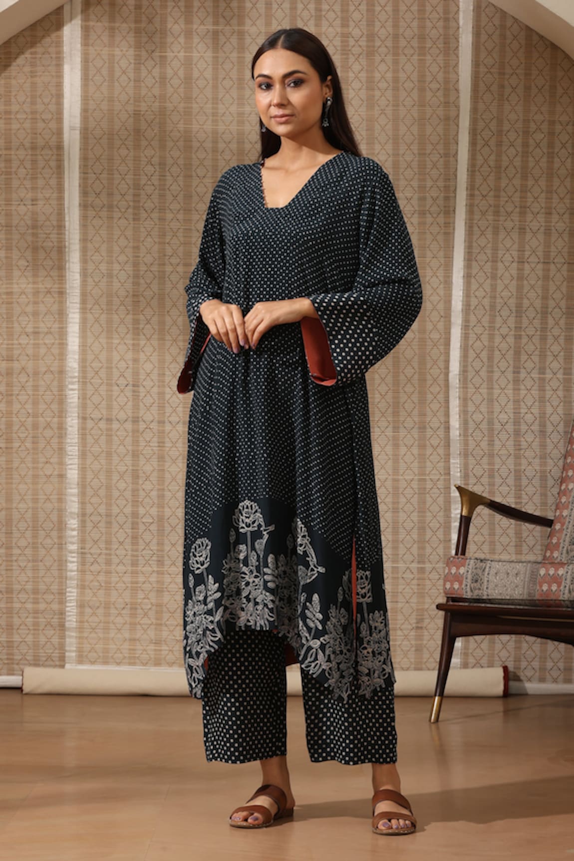 Rekha Agra Polka Garden Art Asymmetric Kurta With Pant