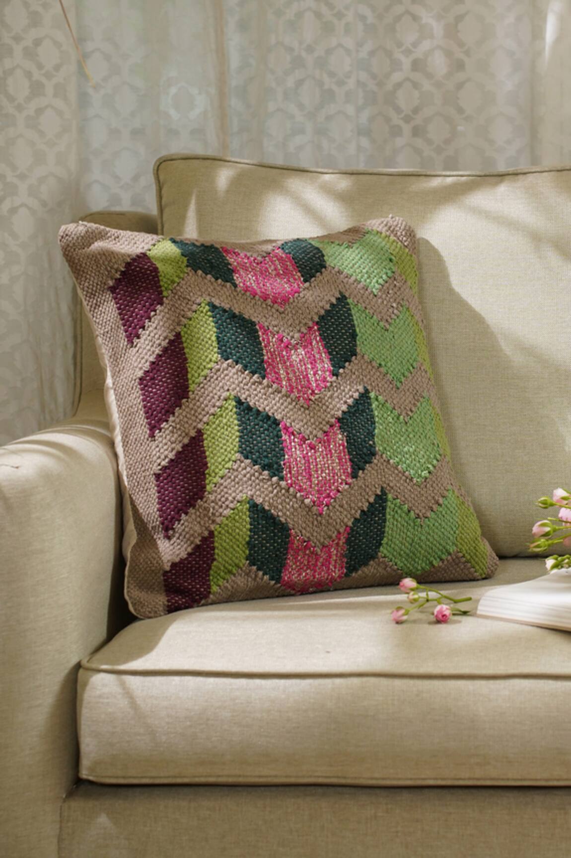 The Kargha Story Chevron Pattern Pillow Cover