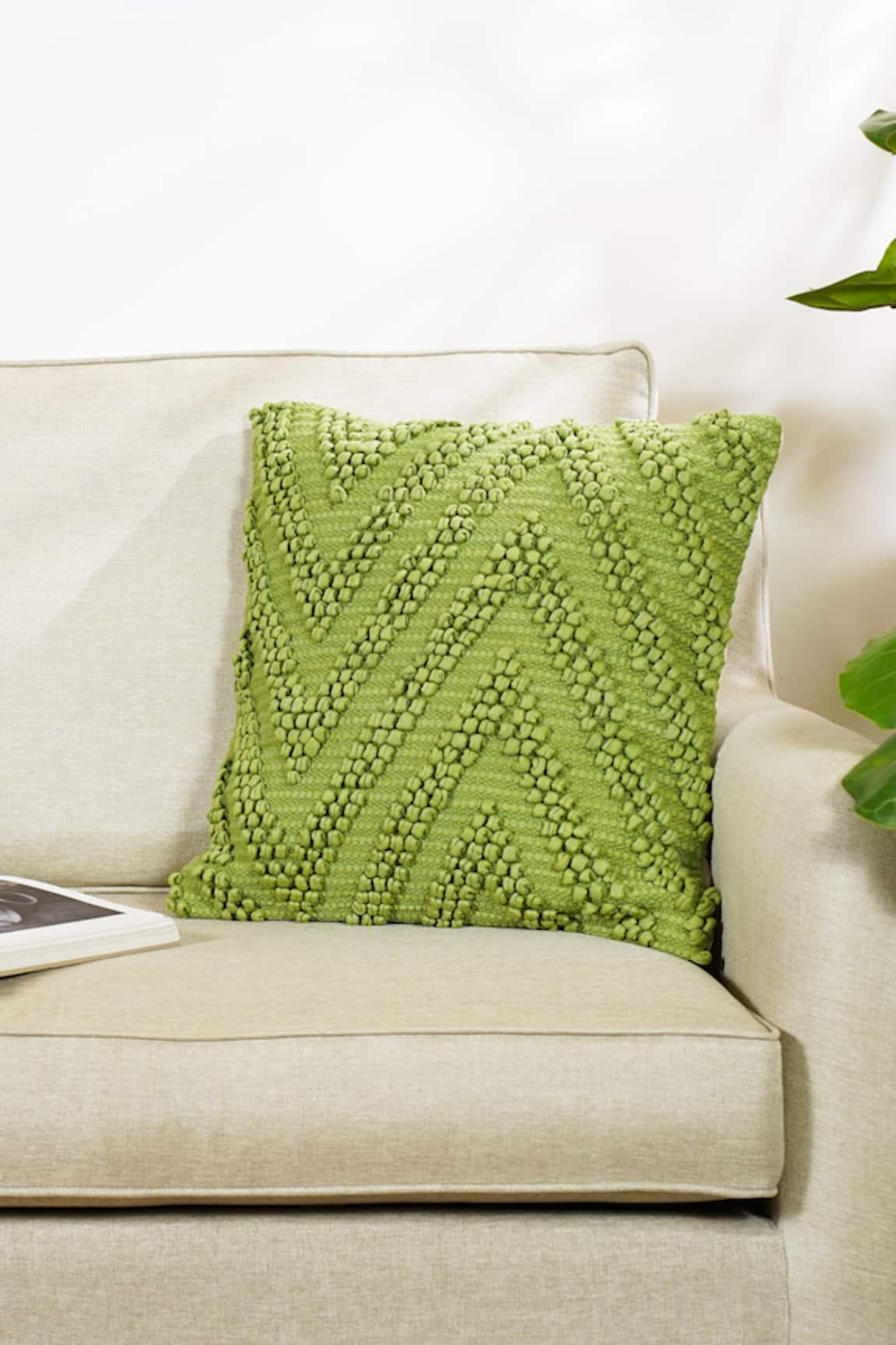 The Kargha Story Cotton Chevron Pattern Pillow Cover