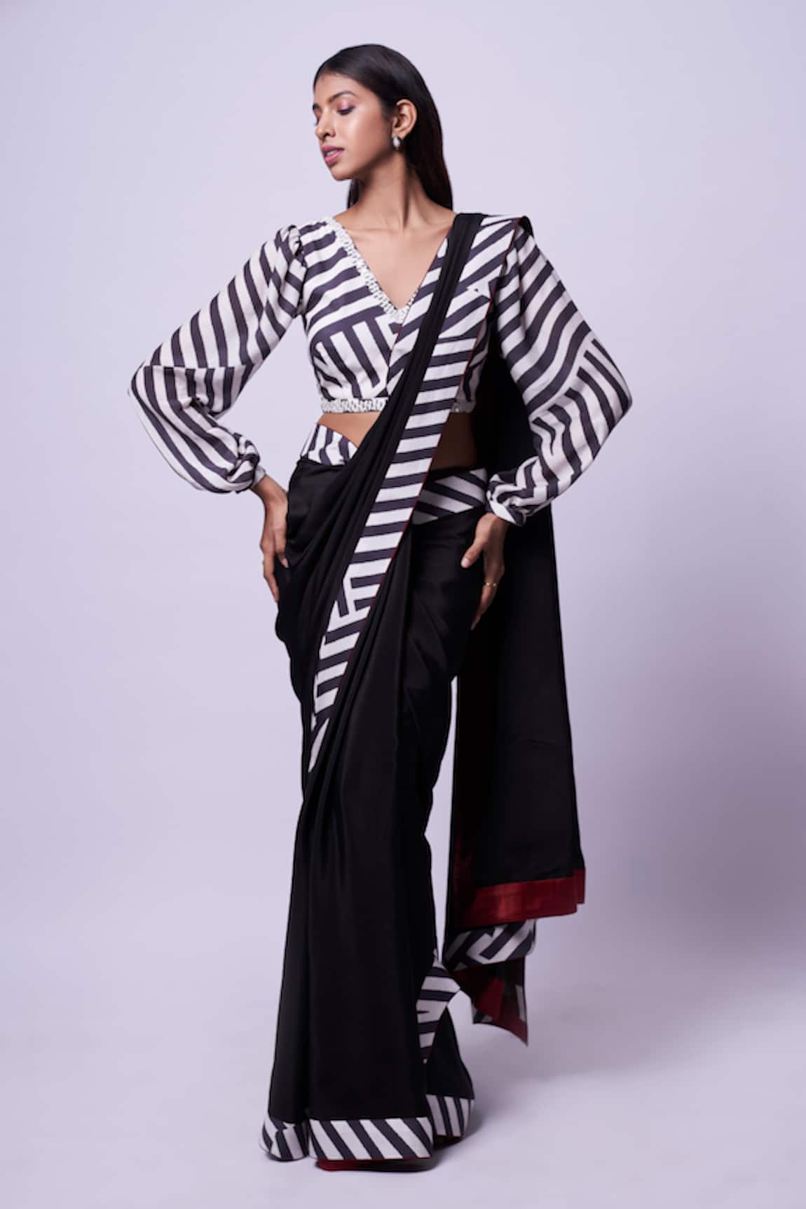 Kavitha Gutta Striped Pattern Saree With Blouse