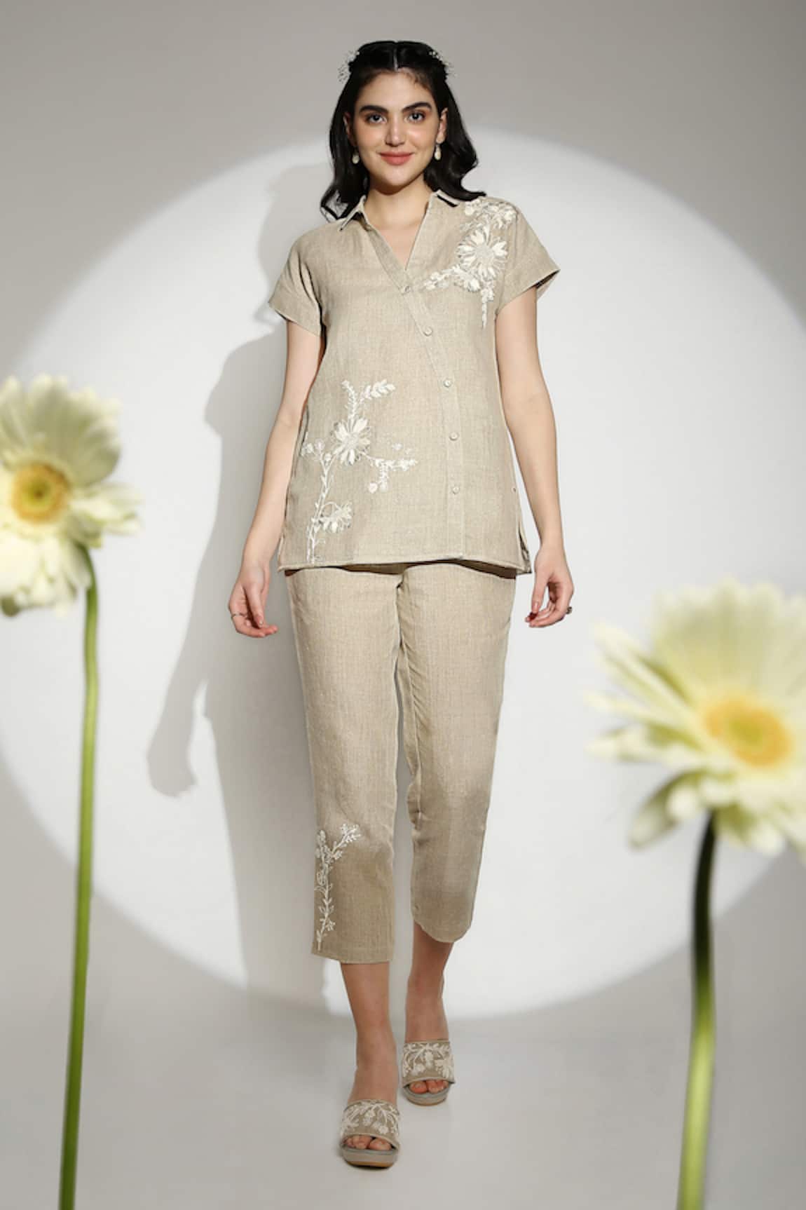 Kaveri Sundial Wave Embroidered Top 