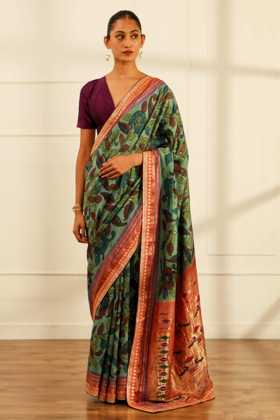Paaprika Silk Floral Jaal Pattern Kalamkari Saree With Unstitched Blouse Piece