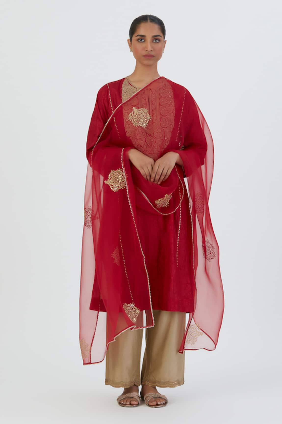 Lajjoo C Deepa Thread Embroidered Dupatta 