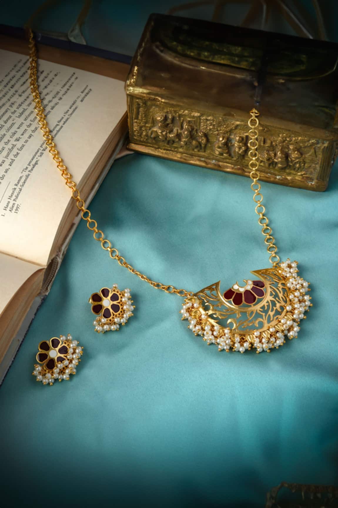 Totapari Pearl Embellished Mogra Necklace Set 