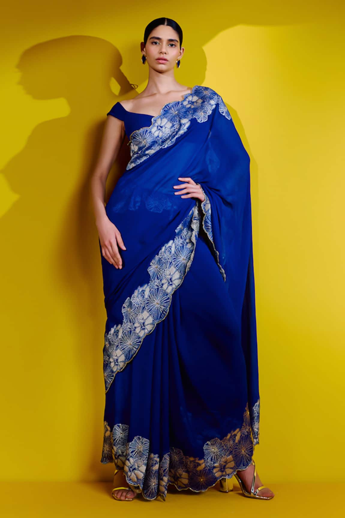 Ekaya Floral Handwoven Saree With Unstitched Blouse Piece