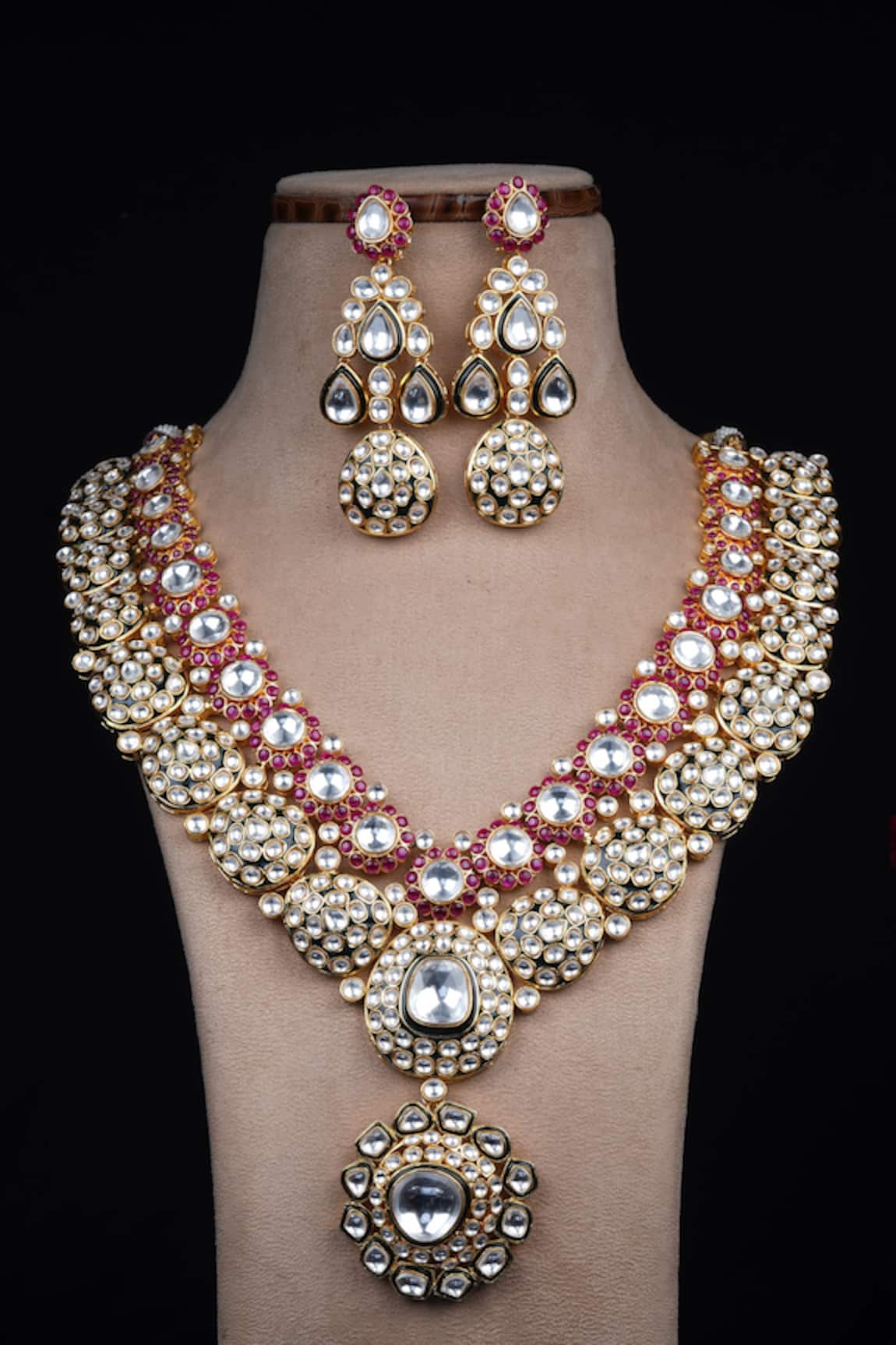Studio6 Jewels Kundan Embellished Pendant Necklace Set 