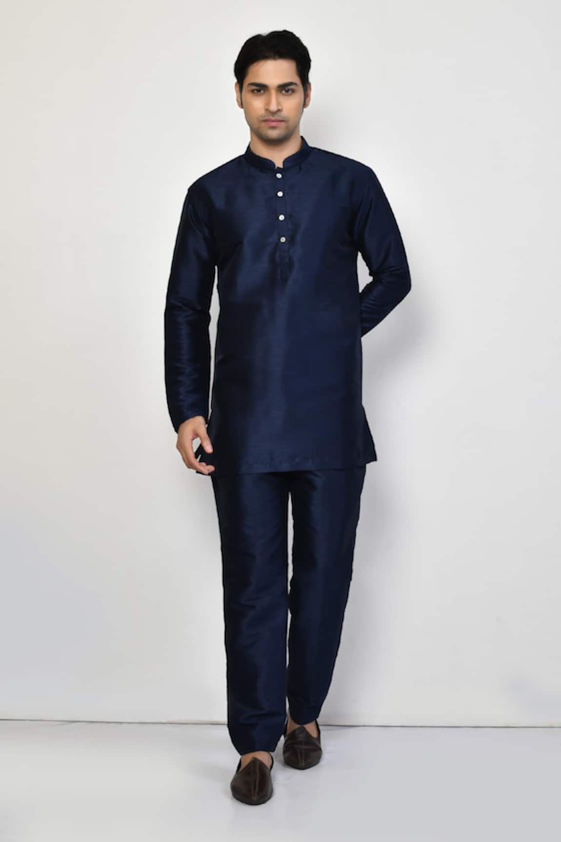 Arihant Rai Sinha Plain Full Sleeve Kurta Set 