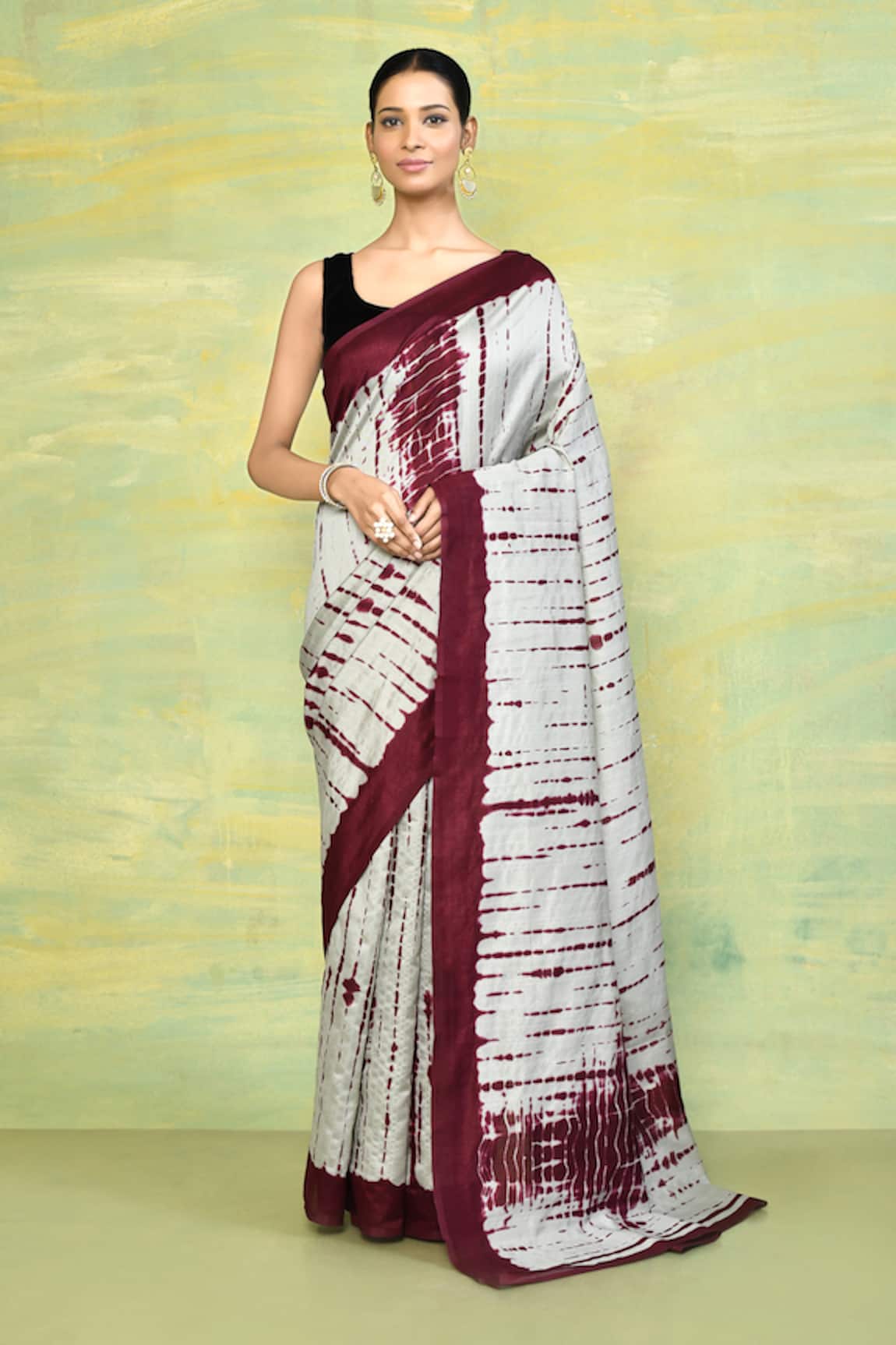 Nazaakat by Samara Singh Tie Dye Print Saree With Running Blouse