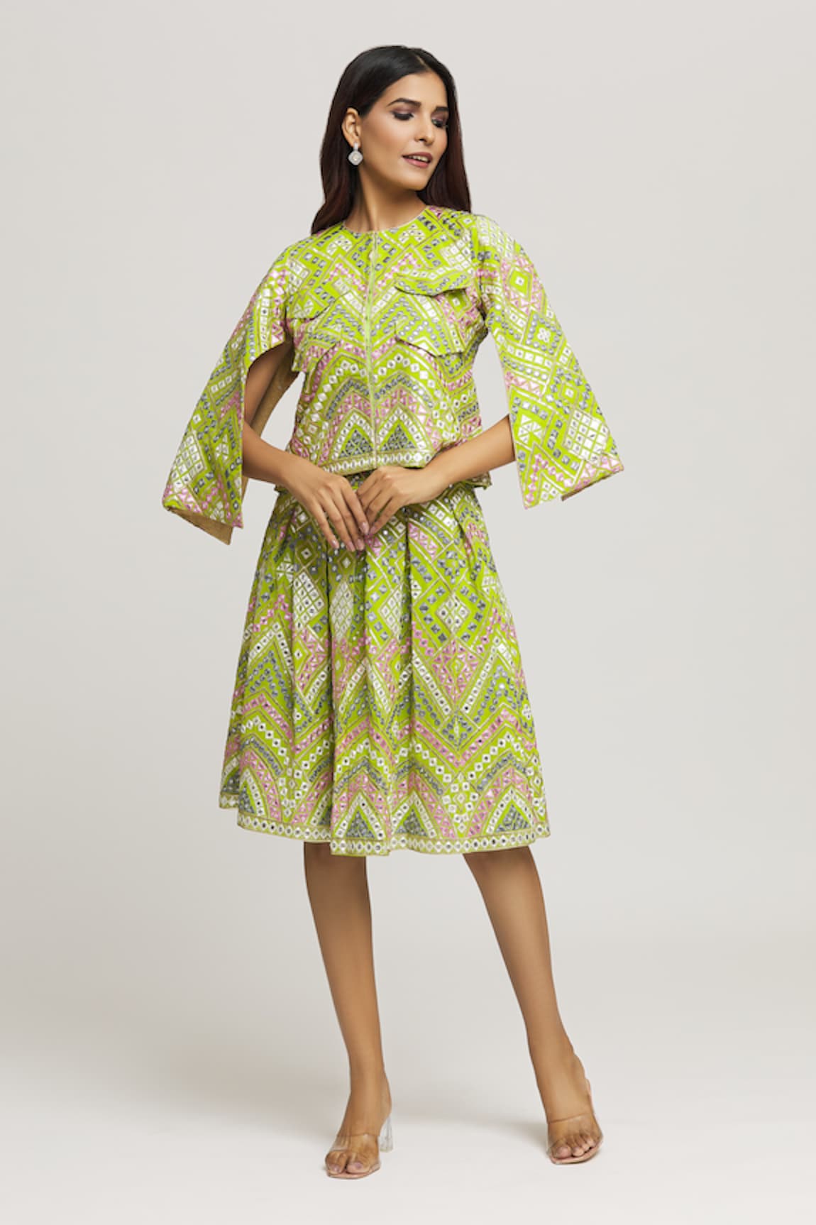 Kunwaraniritu Contrast Geometric Embroidered Top With Skirt