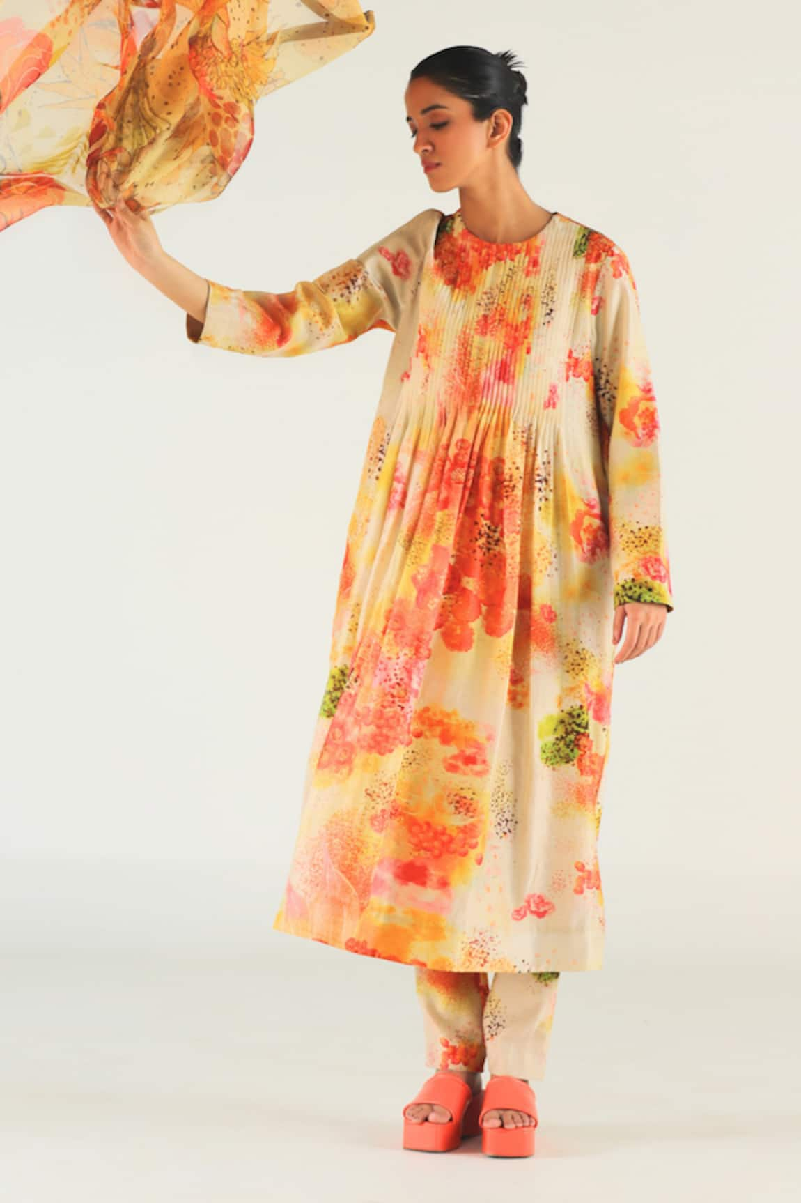 TIL Florid Floral Print Gathered Kurta & Pant Set