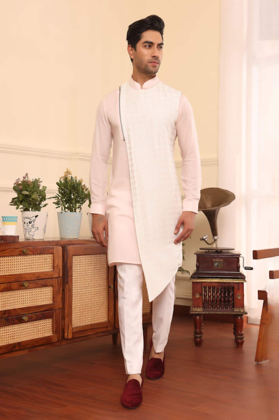 KUSTOMEYES Diamond Embroidered Asymmetric Kurta Set