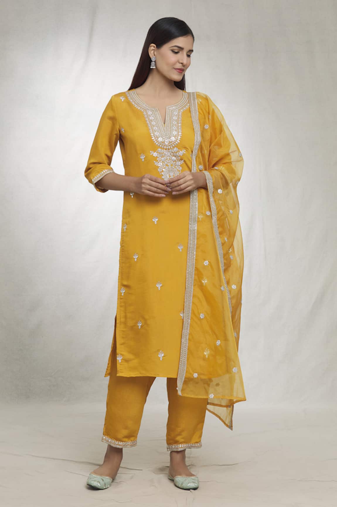 Adara Khan Sequin & Thread Embroidered Kurta Pant Set