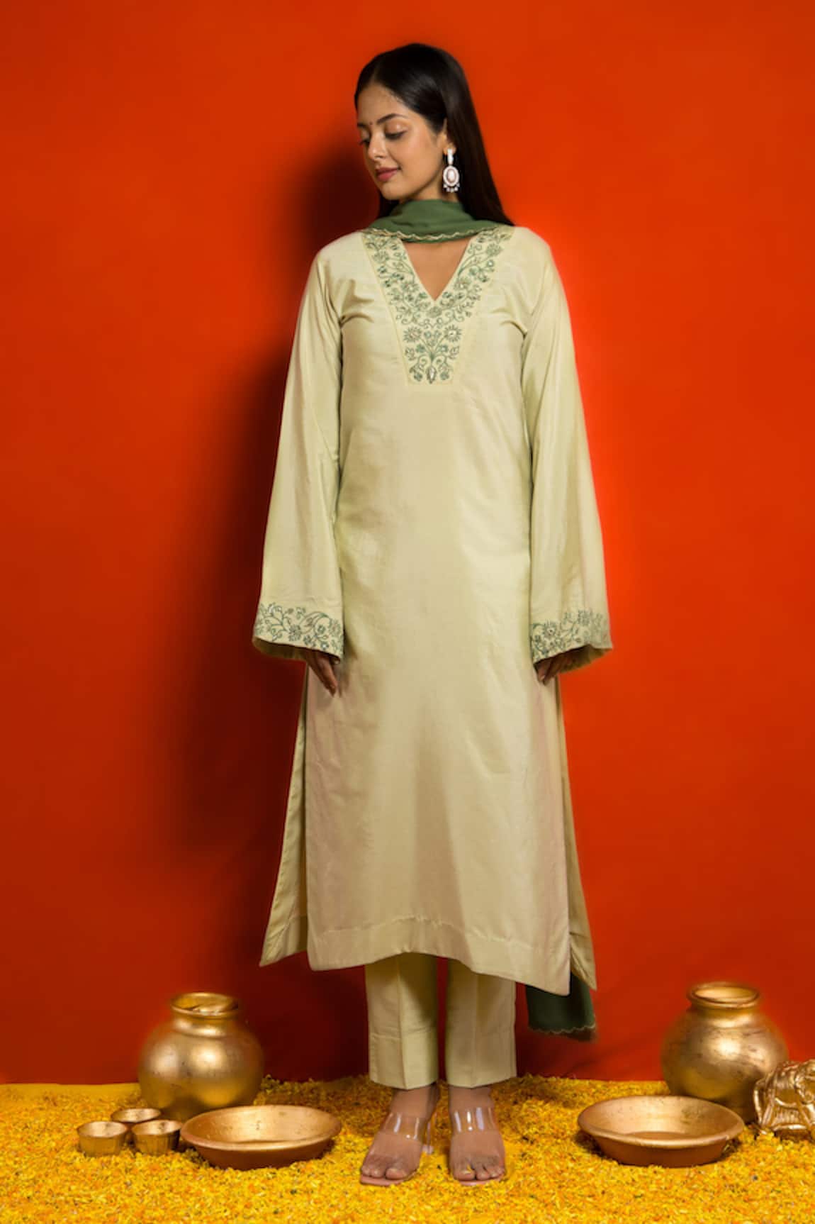 MITHI SUPARI Resham Embroidered Silk Kurta Set