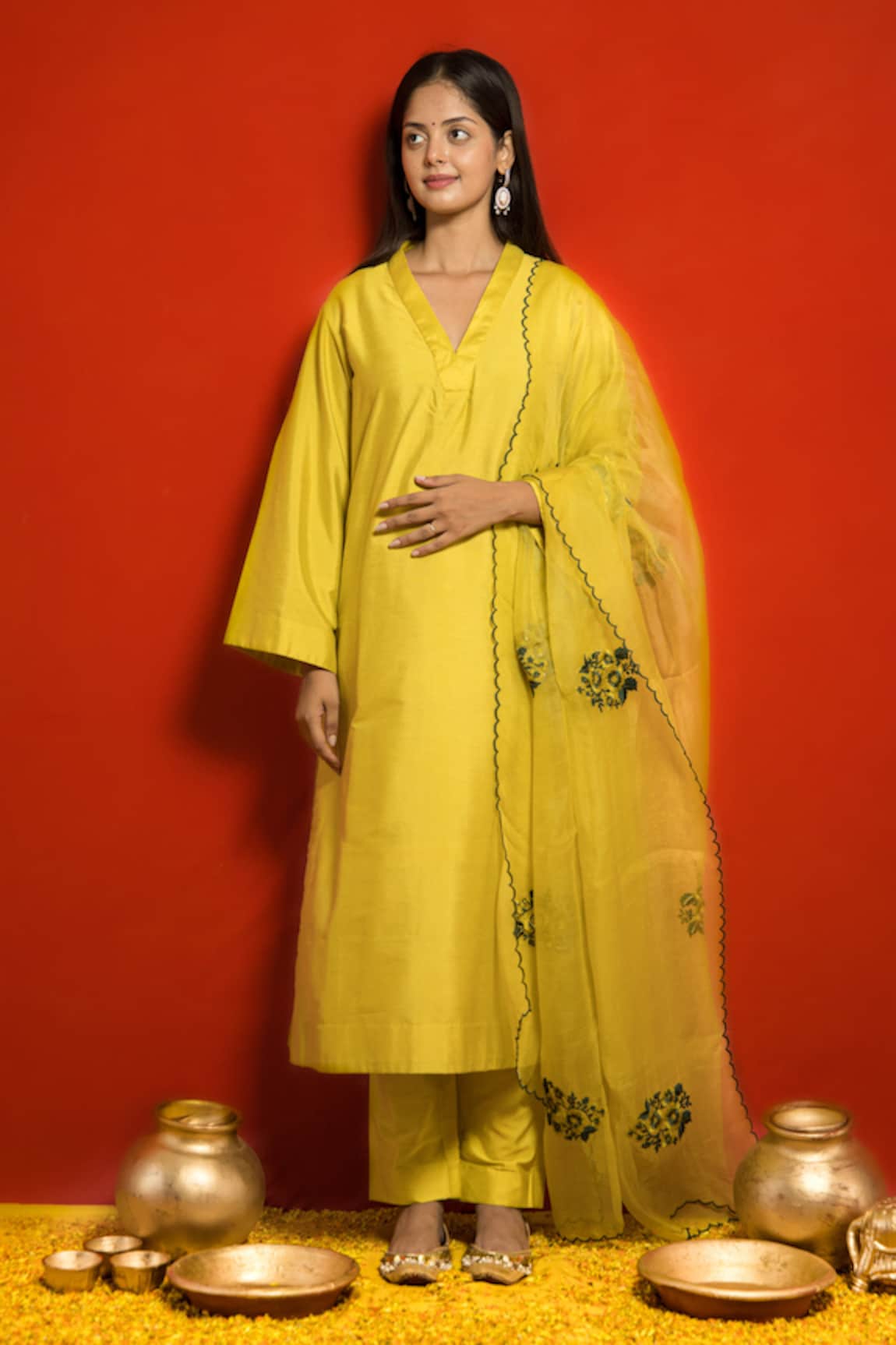 MITHI SUPARI Silk Kurta Set With Resham Embroidered Dupatta