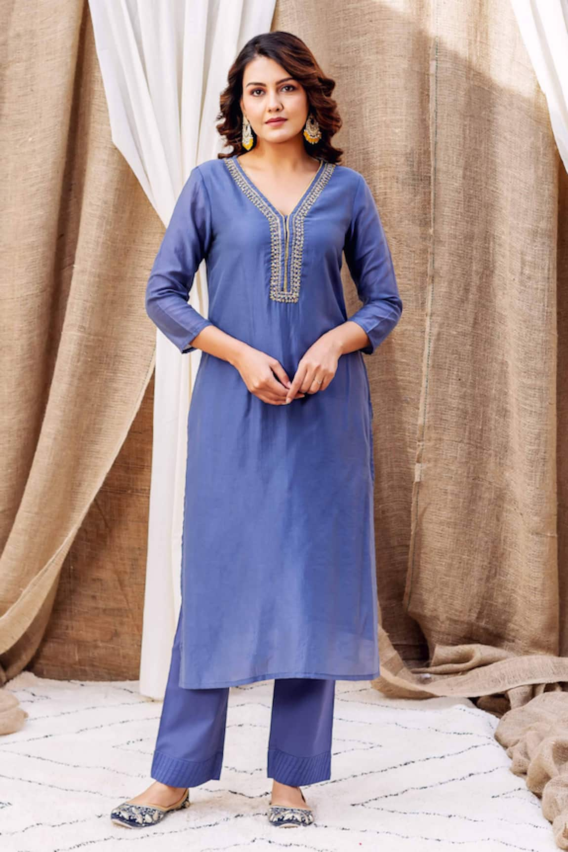 Missprint Turvi Hand Embroidered Neck Kurta & Pant Set