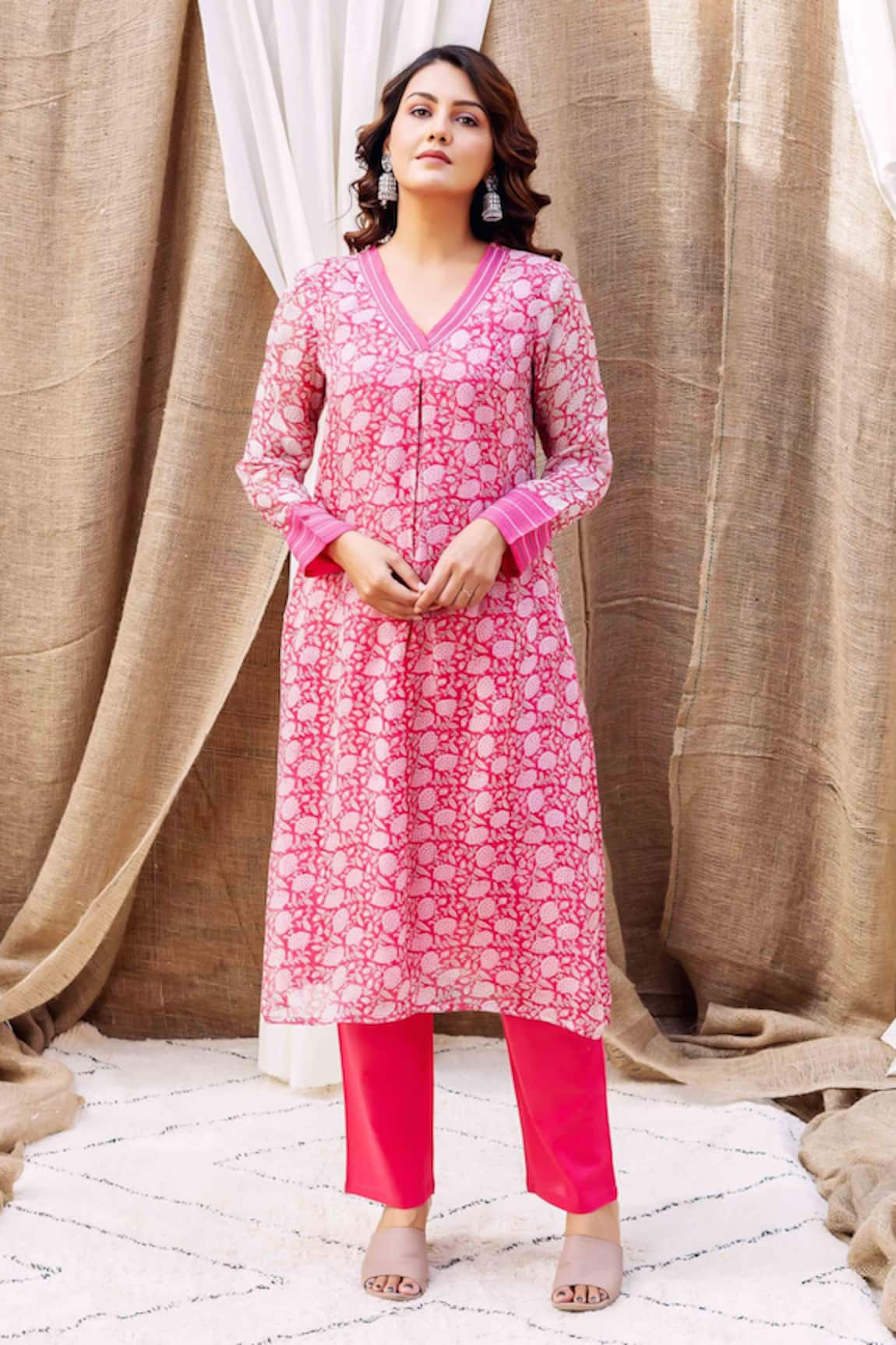 Missprint Floral Embroidered & Printed Kurta With Pant