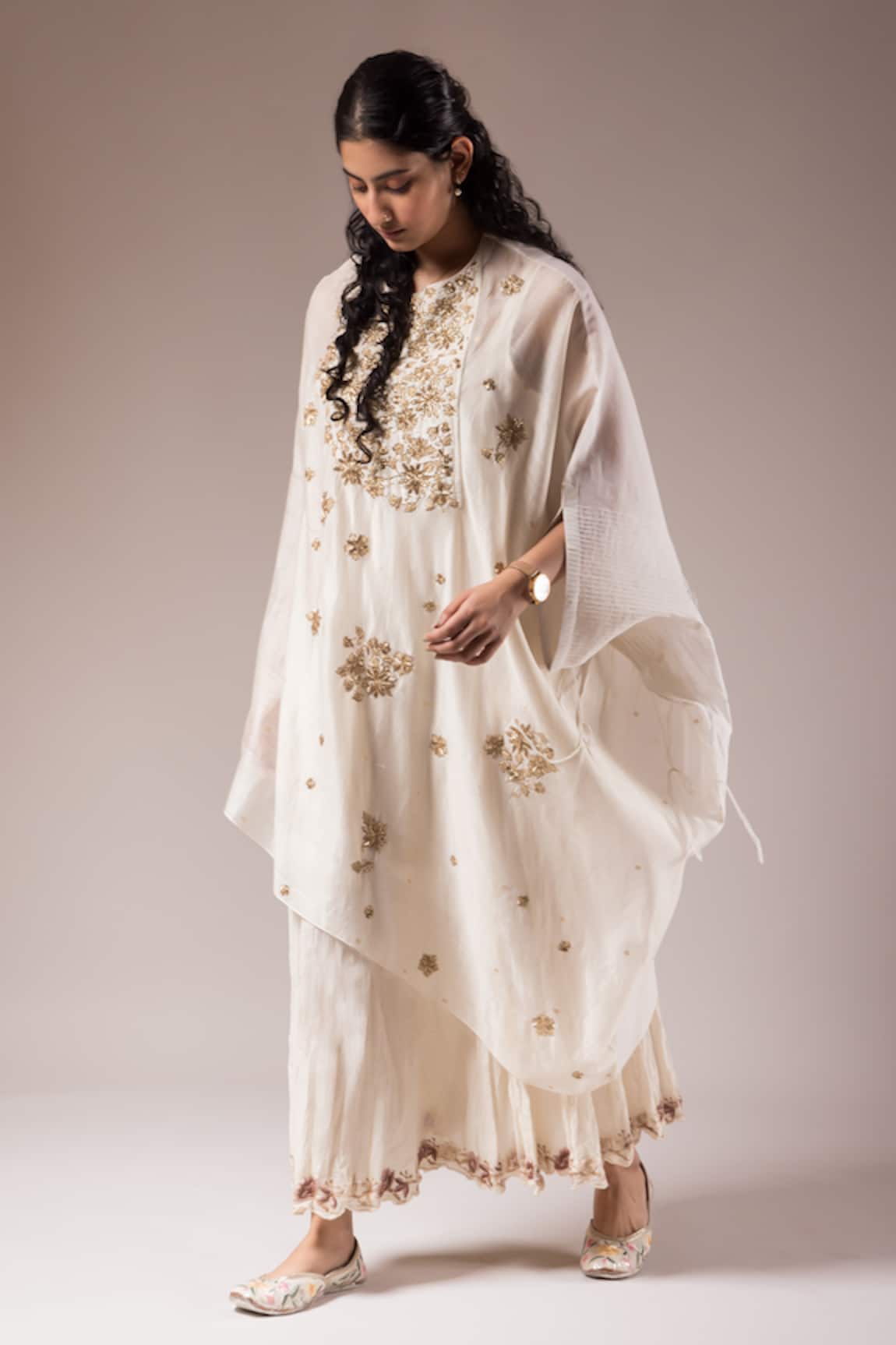 PRAMA BY PRATIMA PANDEY Phulkari Embroidered Kurta With Inner Dress