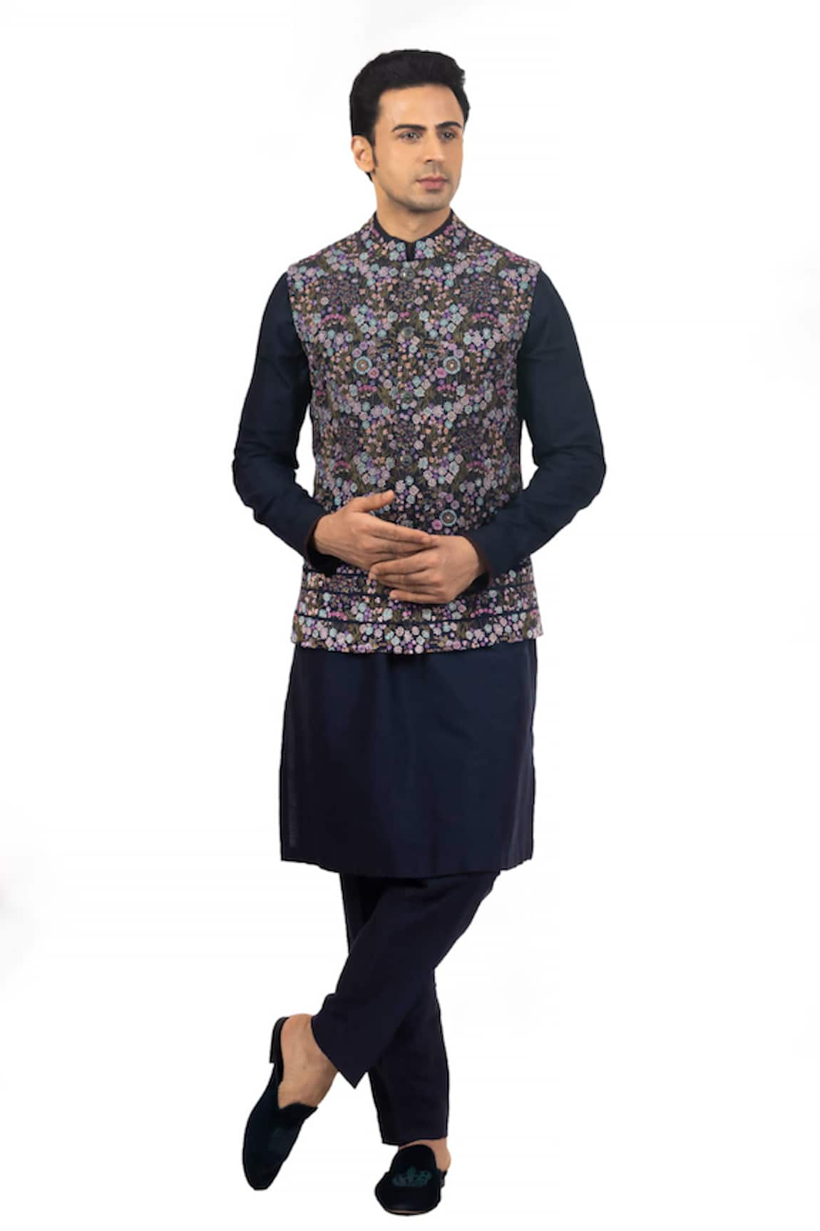 Sankalan - Men Floral Embroidered Bundi Jacket & Kurta Set