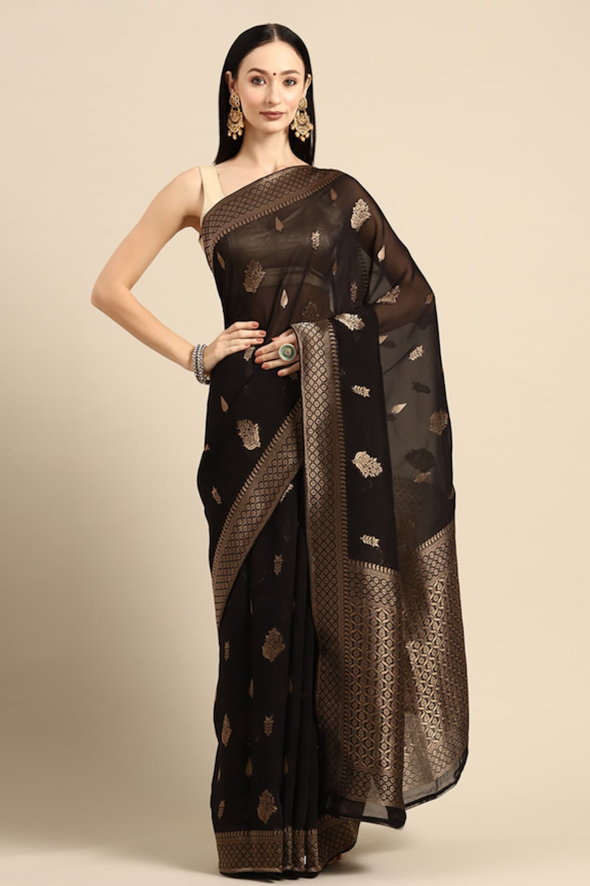 SAYISHA Woven Bloom Pattern Saree With Running Blouse