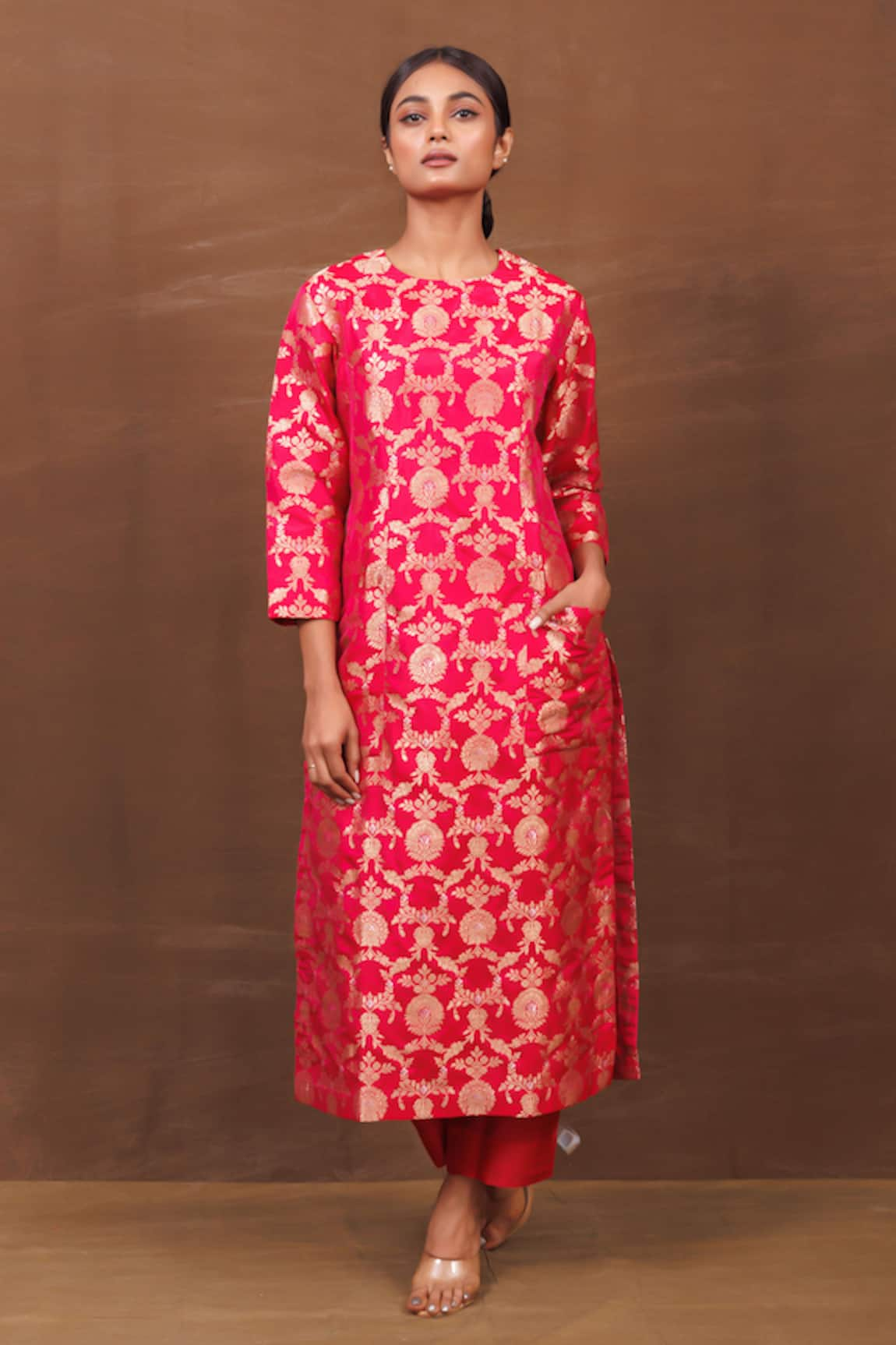 Pinki Sinha Handwoven Floral Pattern Kurta & Pant Set