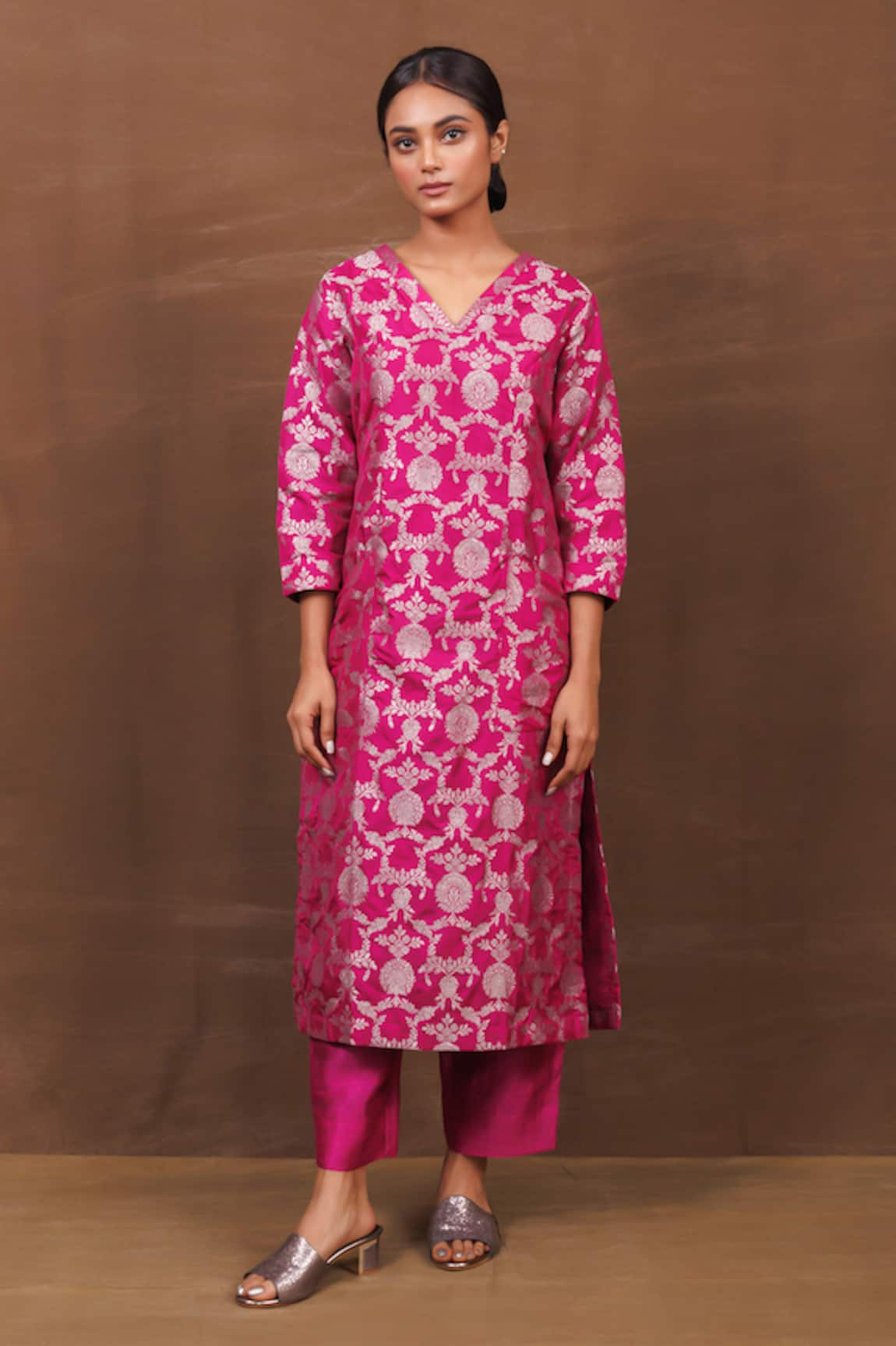 Pinki Sinha Woven Floral Pattern Kurta & Pant Set