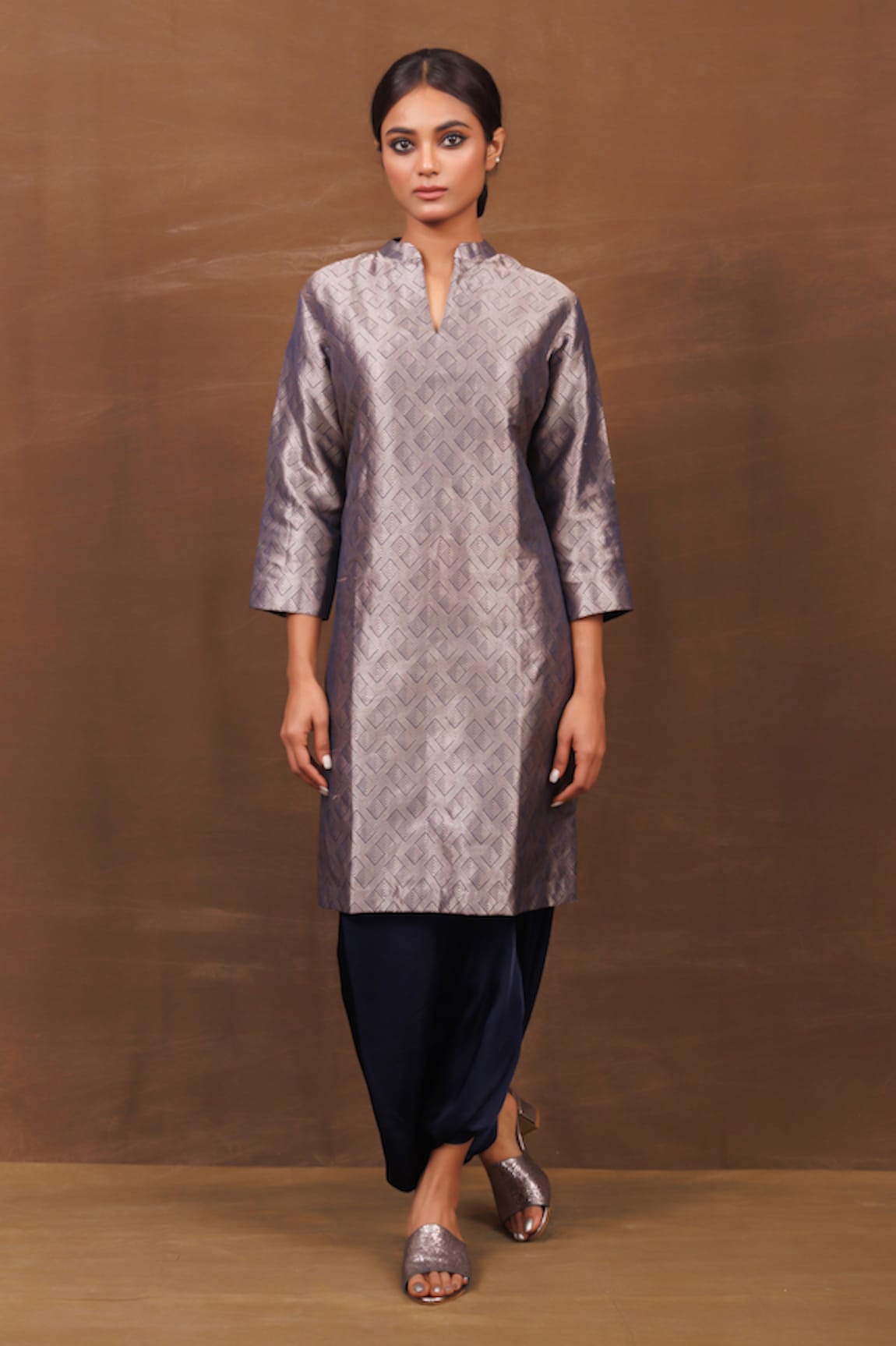 Pinki Sinha Geometric Pattern Straight Kurta & Pant Set