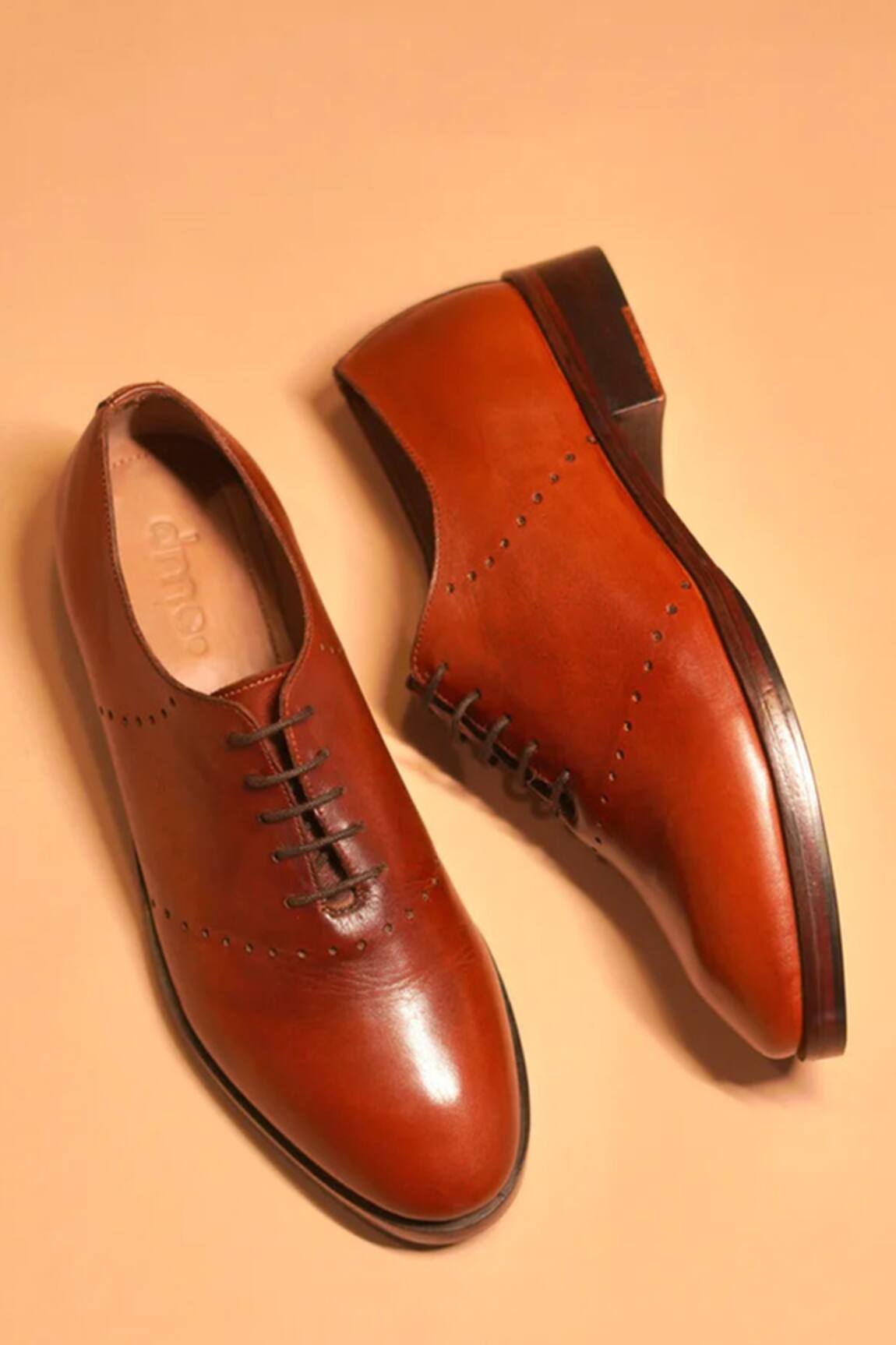 Dmodot Netto Brogue Pattern Shoes 