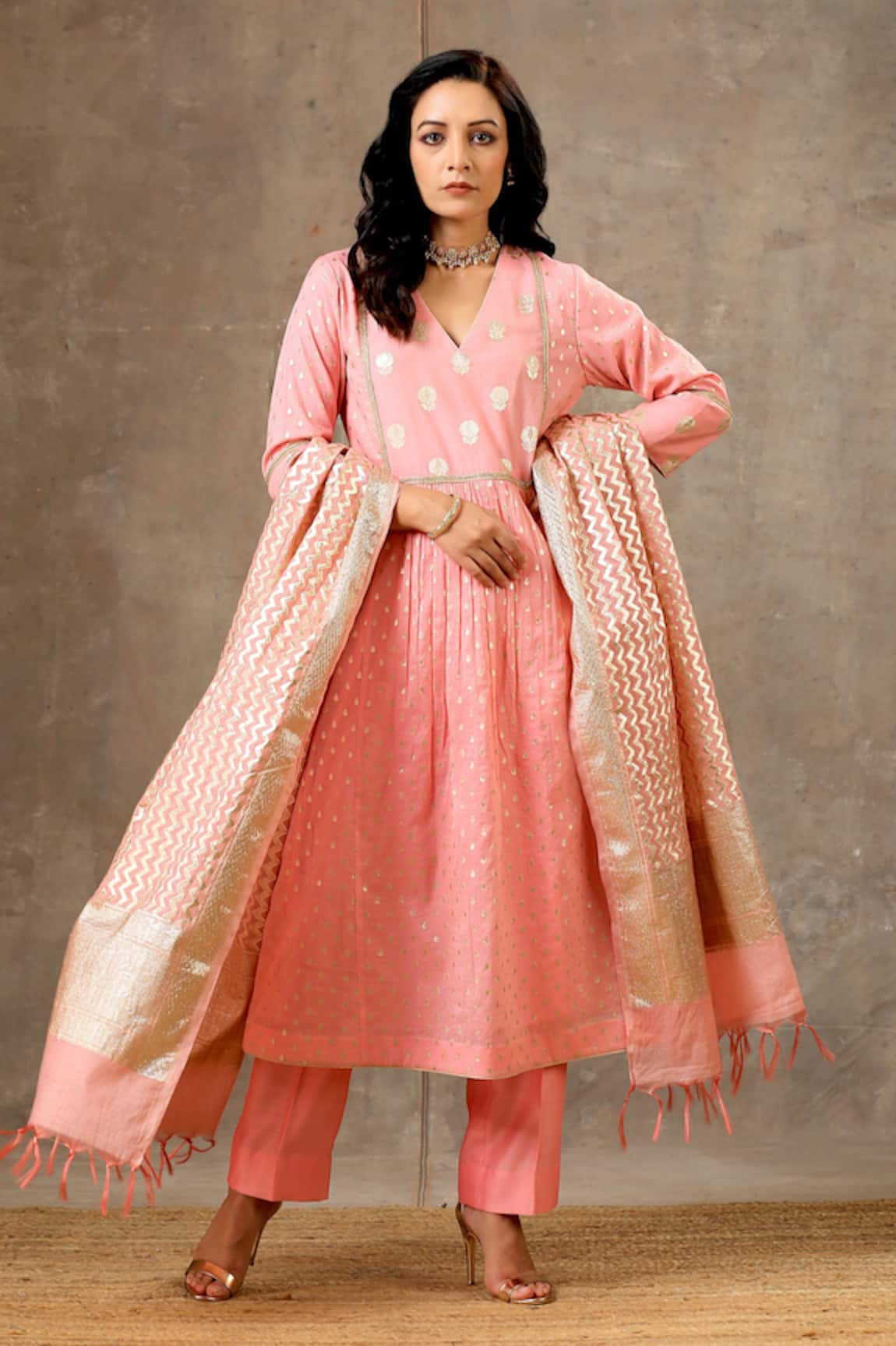 BBAAWRI Floral Butta Woven Kurta Set