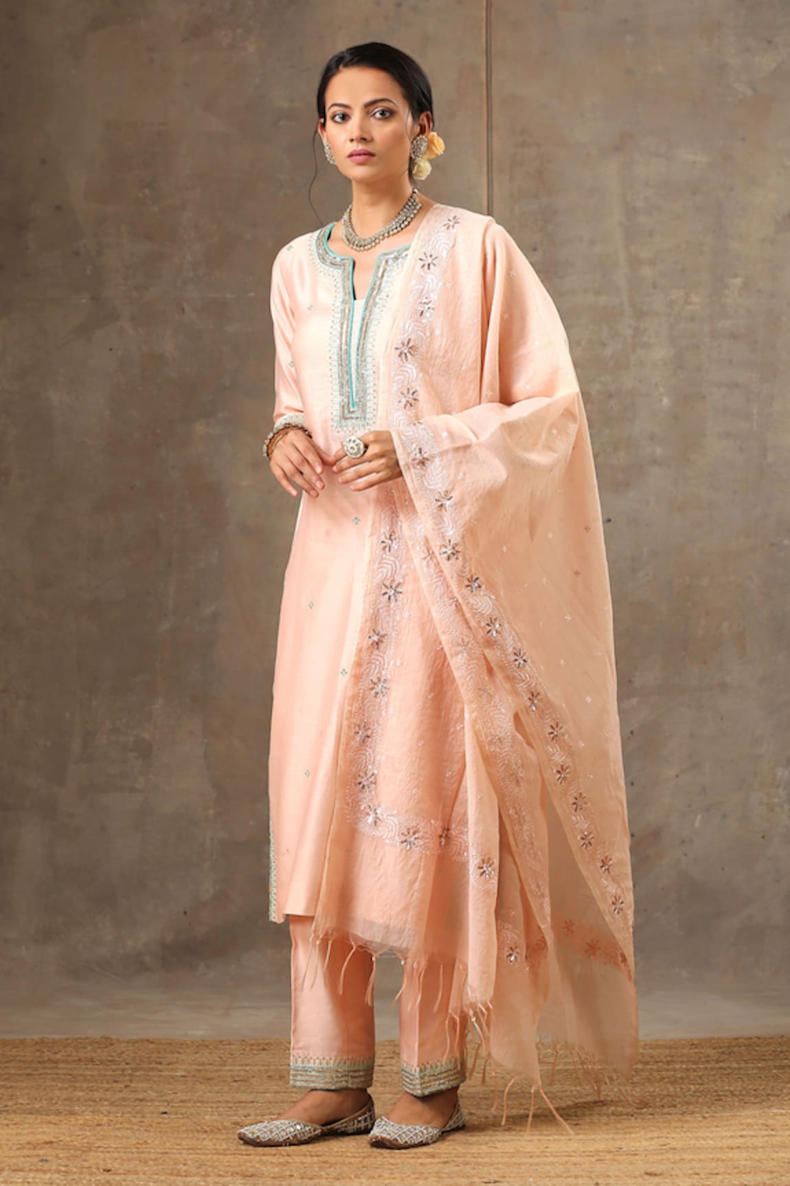 BBAAWRI Handloom Chanderi Silk Neckline Embroidered Kurta Set