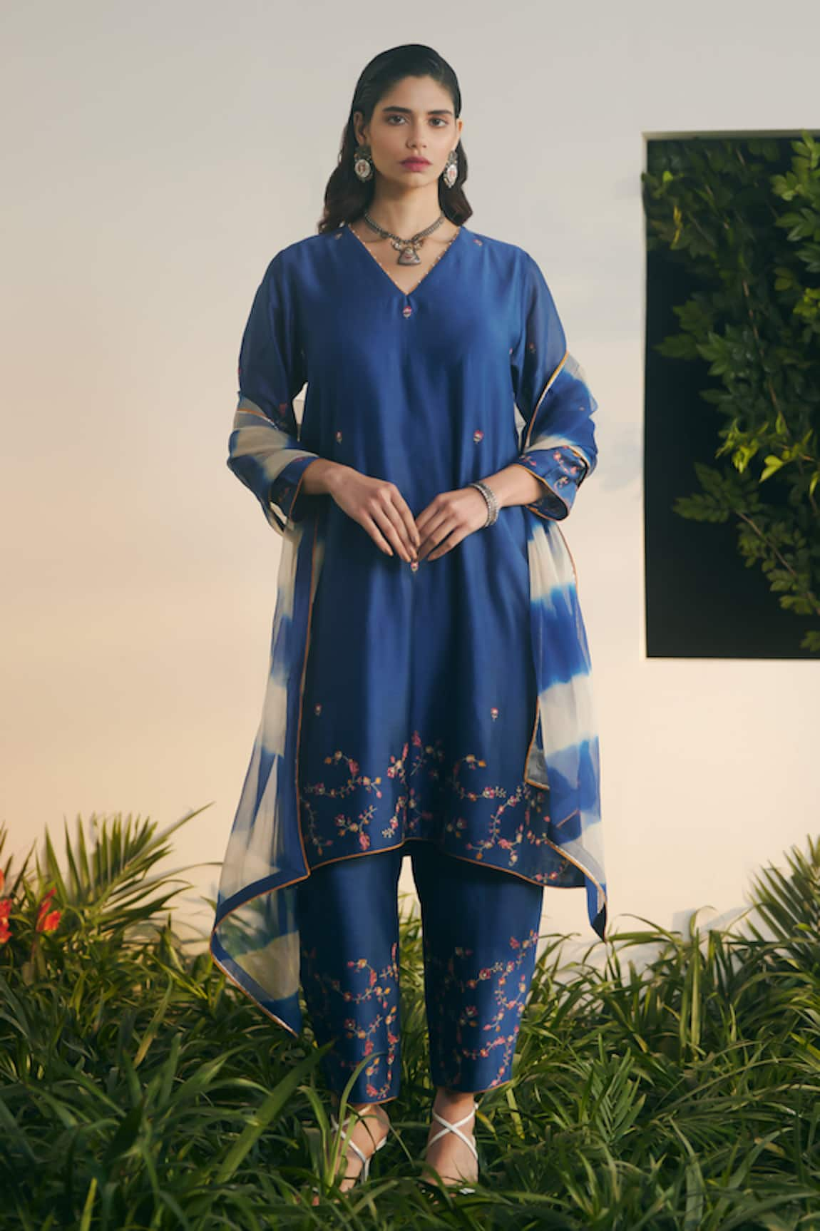 Shikha Mehta Nori Thread Embroidered Kurta Pant Set