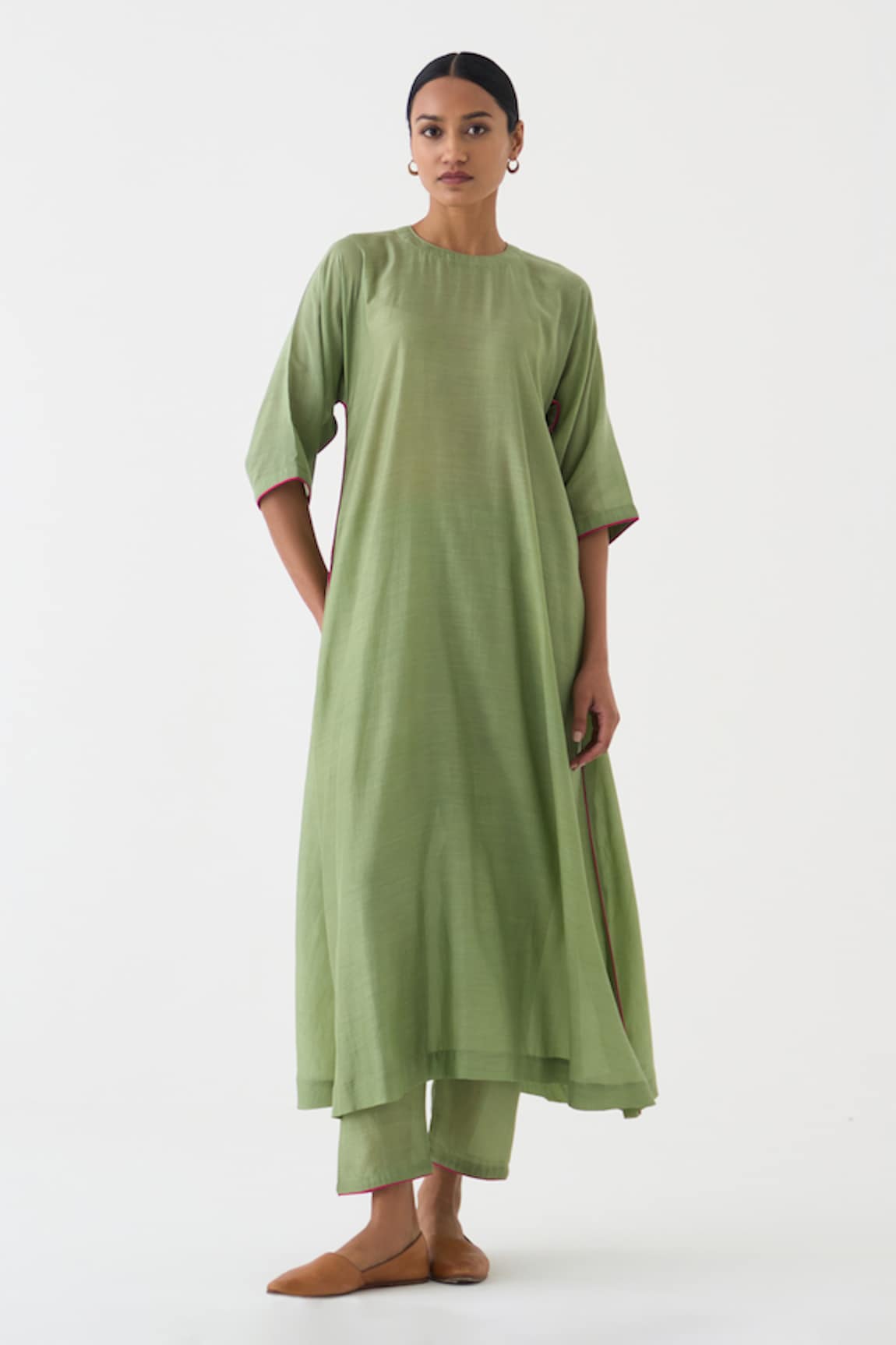 Dot Ishani Solid Kurta & Pant Set