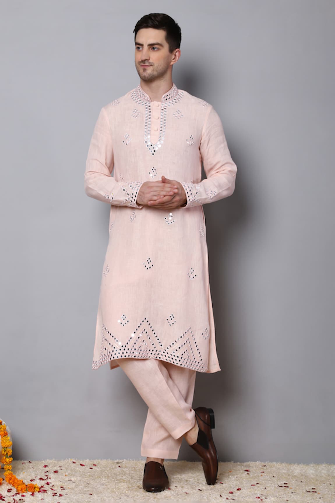 MENERO Linen Mirrorwork Embroidered Kurta With Pant