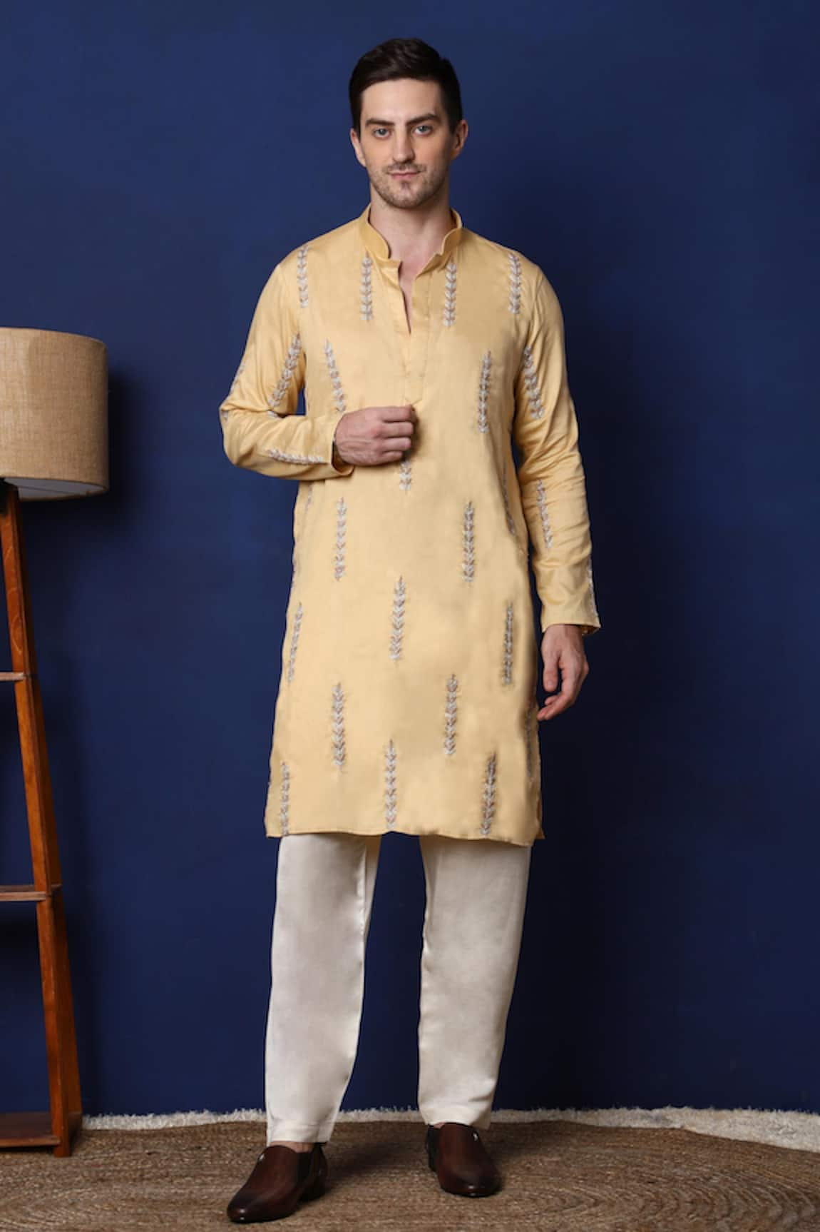 MENERO Foliage Embroidered Kurta With Pant