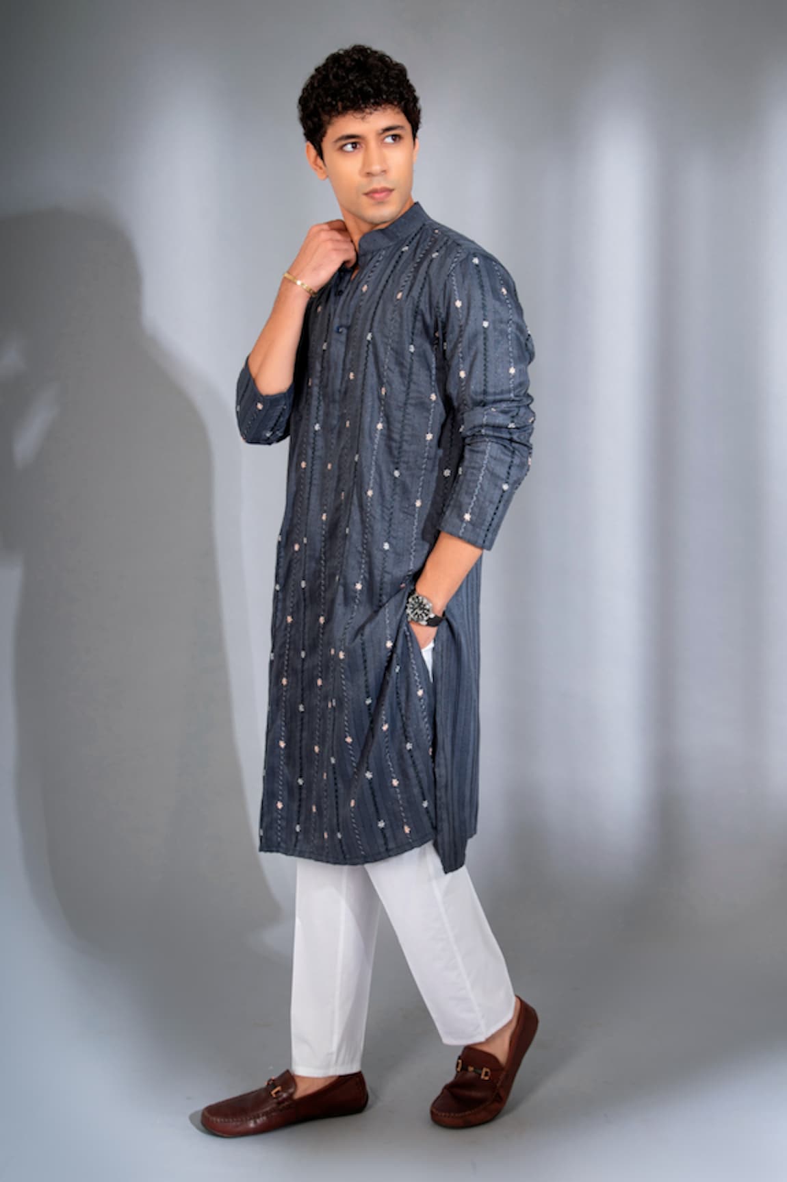 MENERO Floral Vine Thread Embroidered Kurta With Pyjama