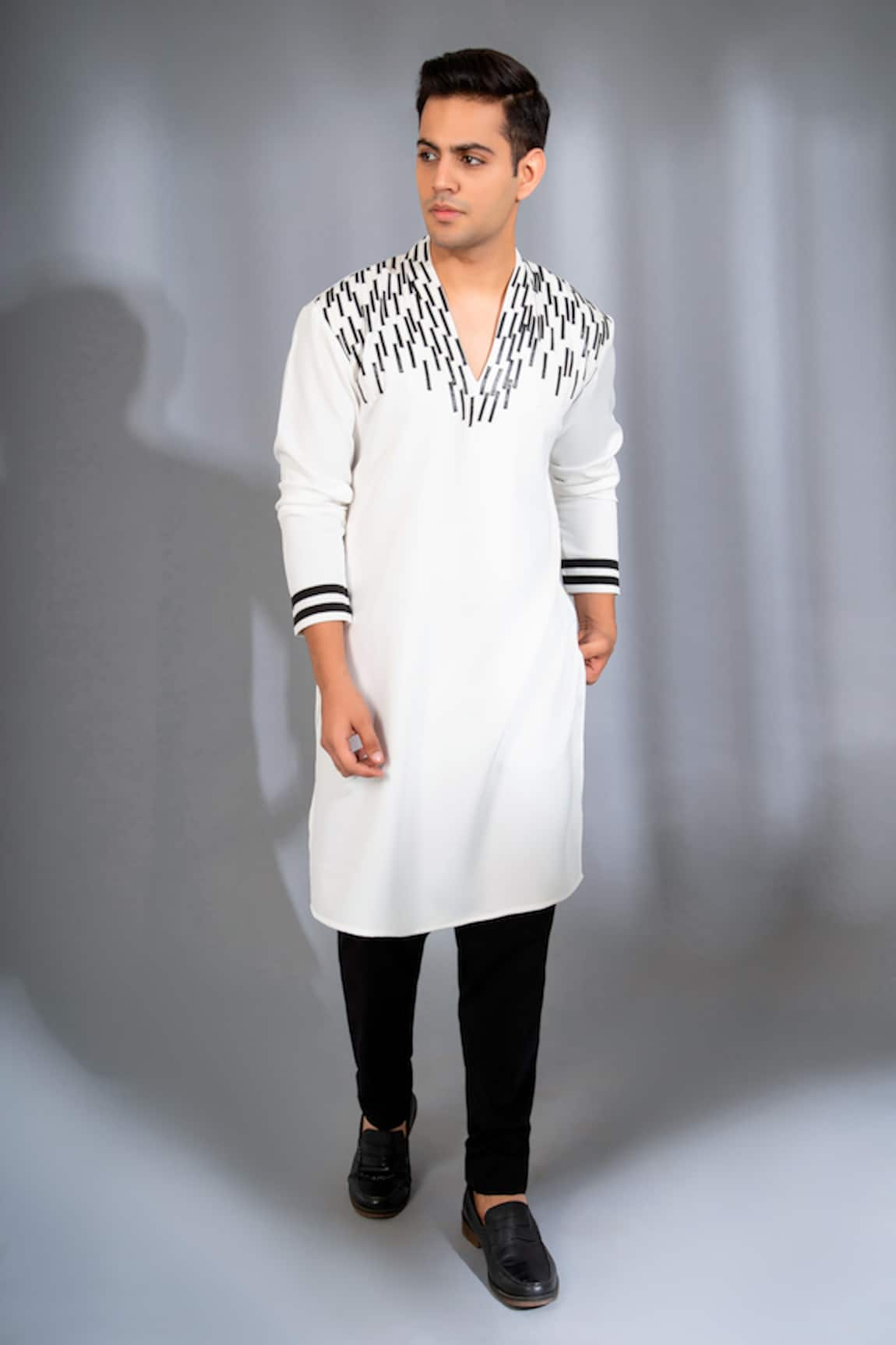 MENERO Leather Striped V Neck Kurta With Pant