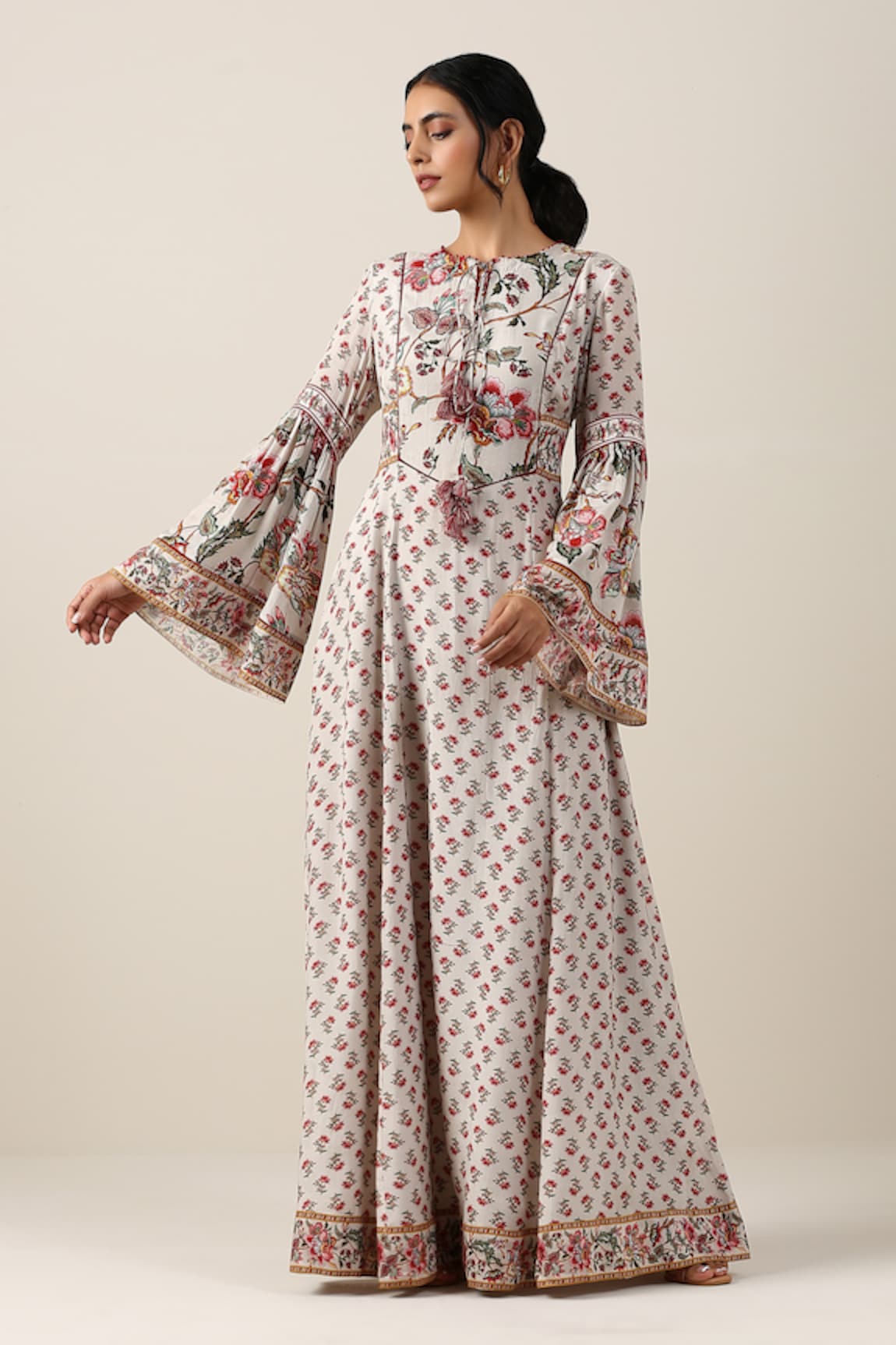 SAMVRIH Shwet Suman Floral Jaal Print Kurta